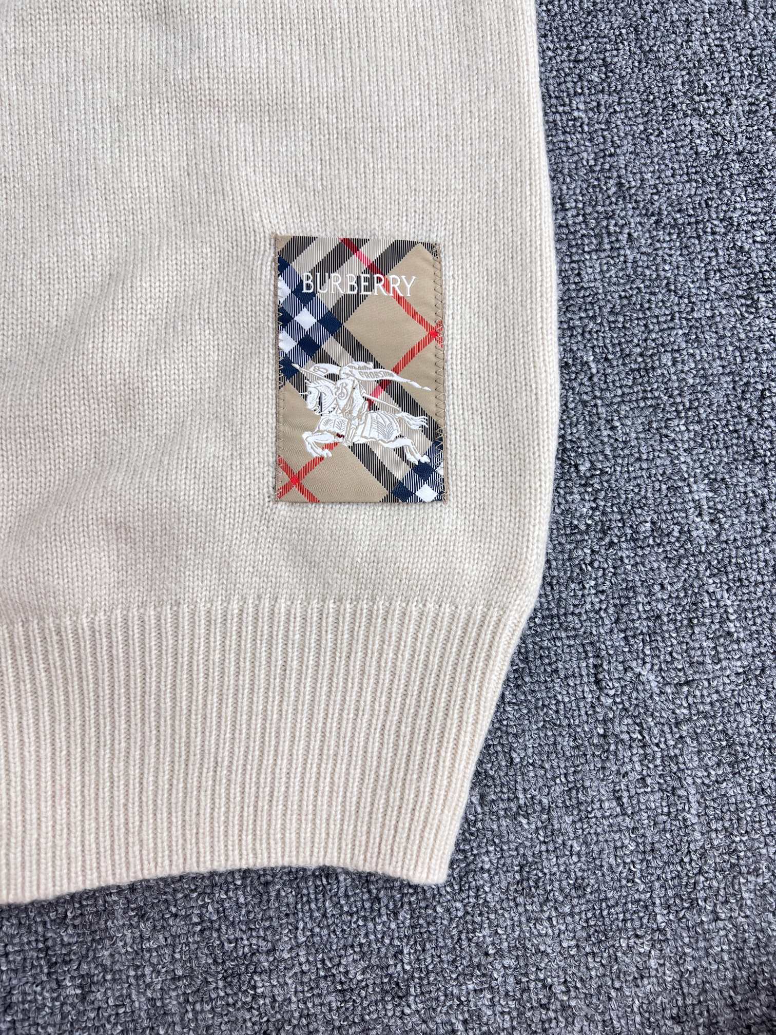 LuxluxHouse Best Quality Clothes Burberry Hoodie & Sweater