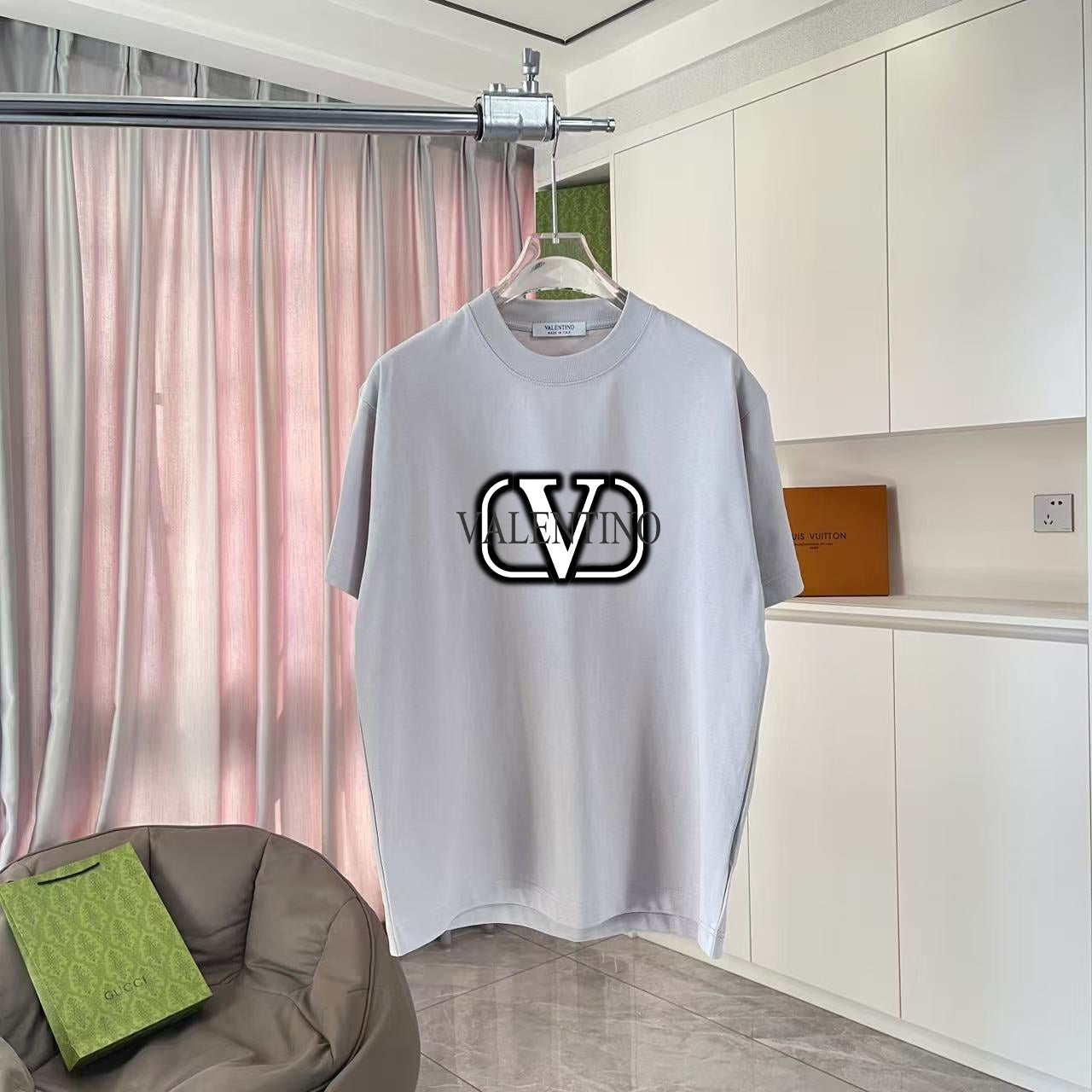 LuxluxHouse Best Quality Clothes Valentino T-shirt