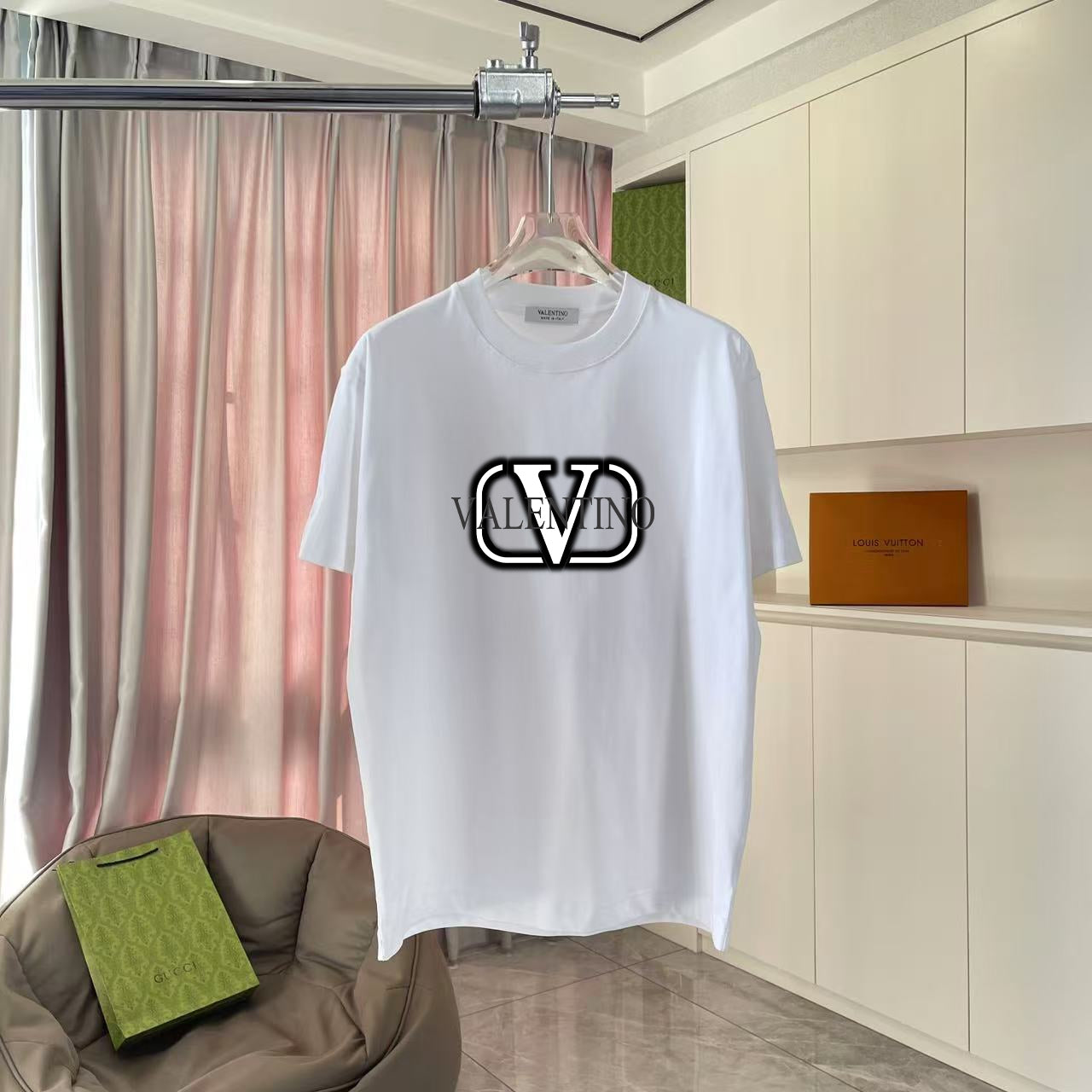 LuxluxHouse Best Quality Clothes Valentino T-shirt