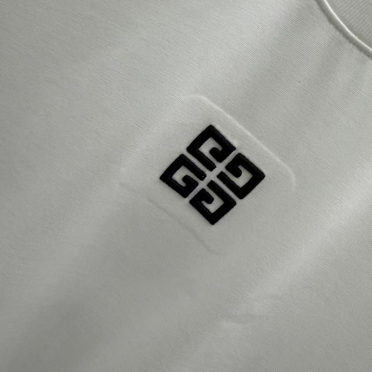 LuxluxHouse Best Quality Clothes Givenchy T-shirt