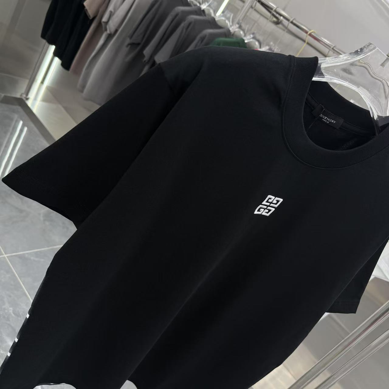 LuxluxHouse Best Quality Clothes Givenchy T-shirt