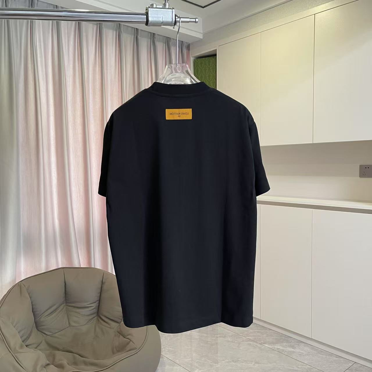 LuxluxHouse Best Quality Clothes T-shirt Louis Vuitton