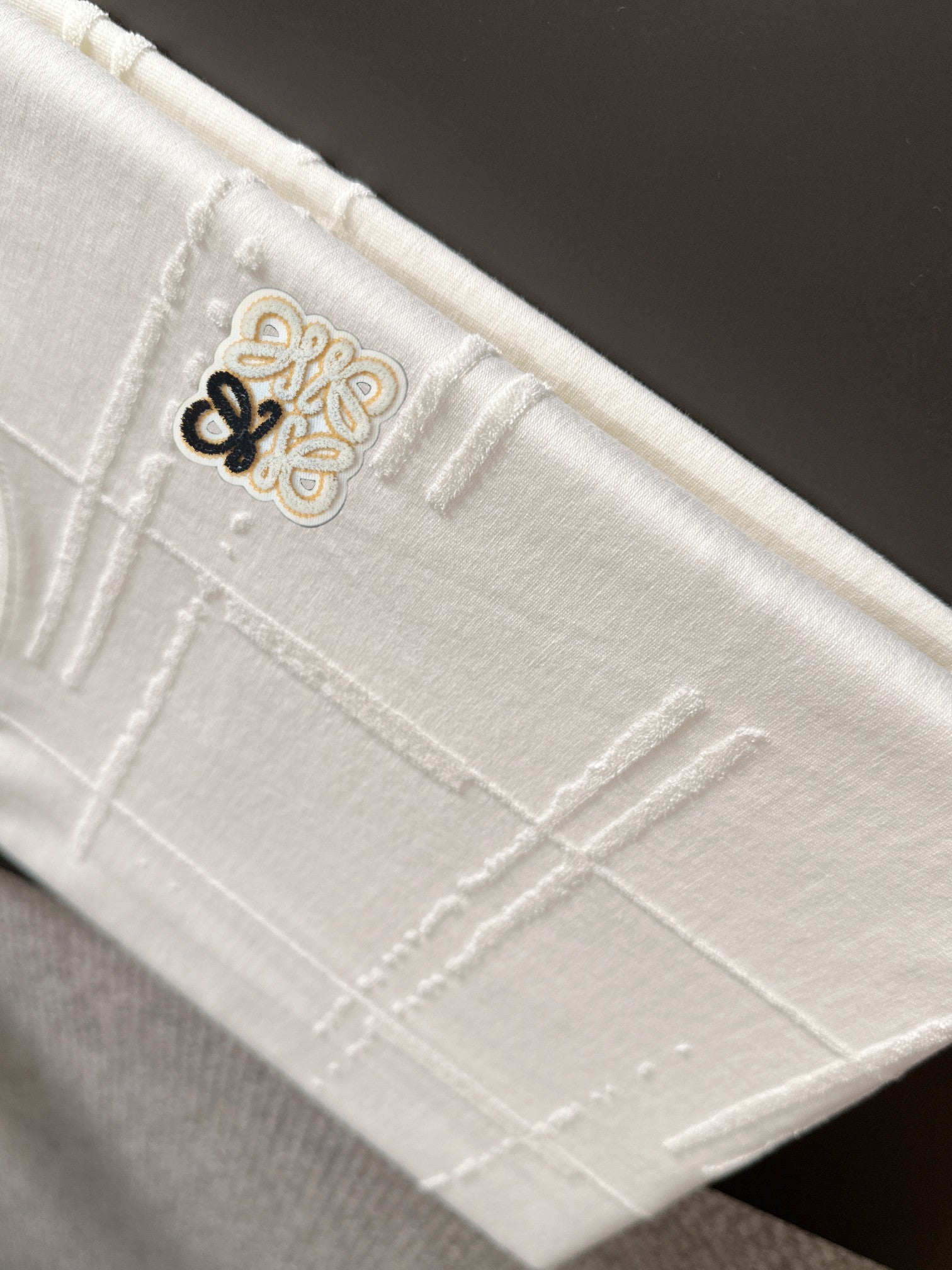 LuxluxHouse Best Quality Clothes T-shirt Loewe