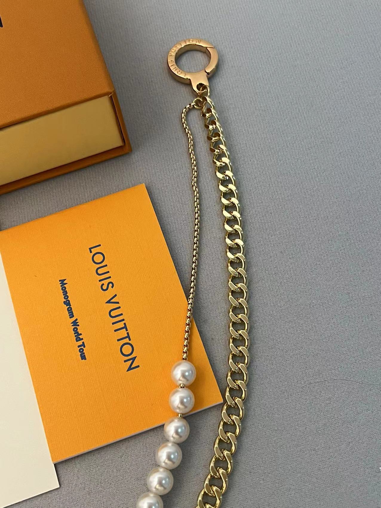 LuxluxHouse Best Quality Accessories Keychain Louis Vuitton