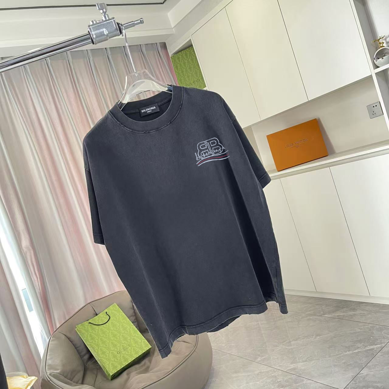 LuxluxHouse Best Quality Clothes Balenciaga T-shirt