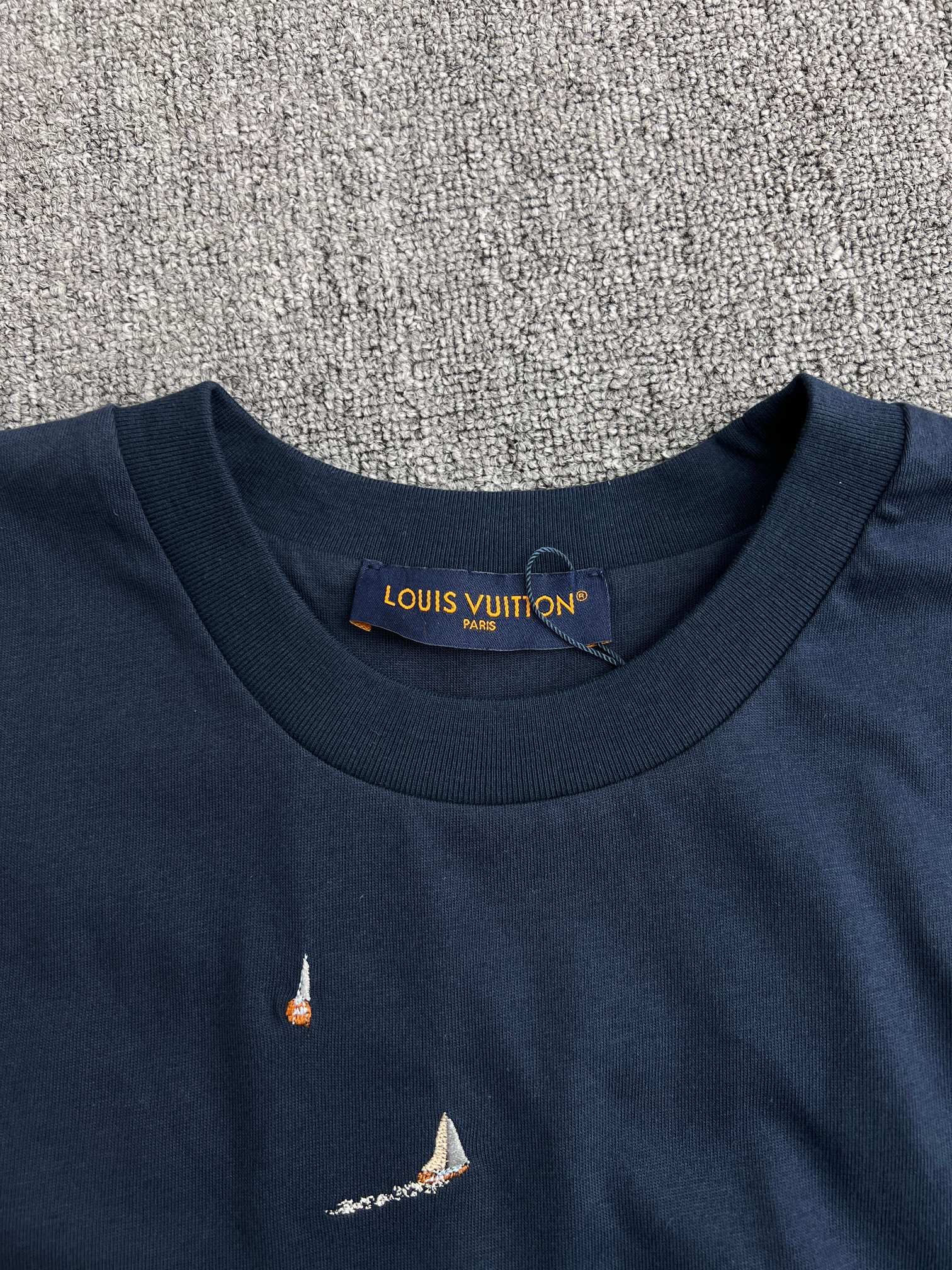 LuxluxHouse Best Quality Clothes T-shirt Louis Vuitton