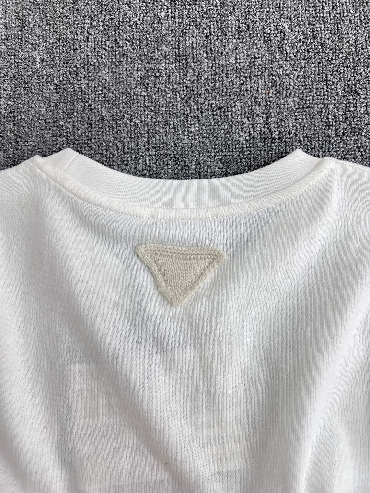LuxluxHouse Best Quality Clothes T-shirt Prada