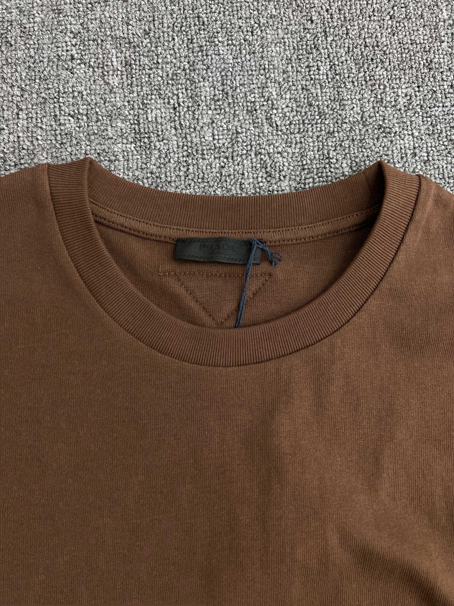 LuxluxHouse Best Quality Clothes T-shirt Prada