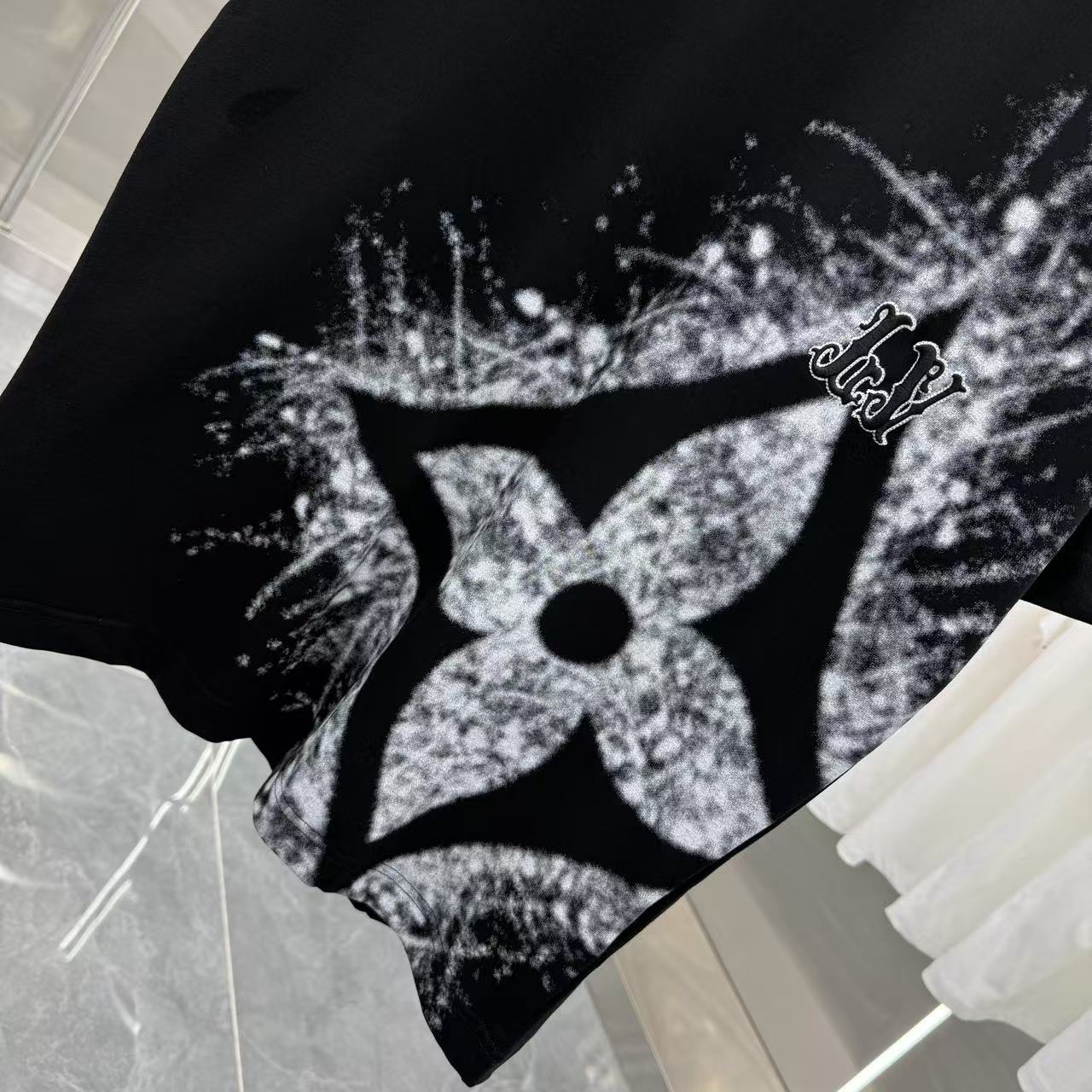 LuxluxHouse Best Quality Clothes T-shirt Louis Vuitton