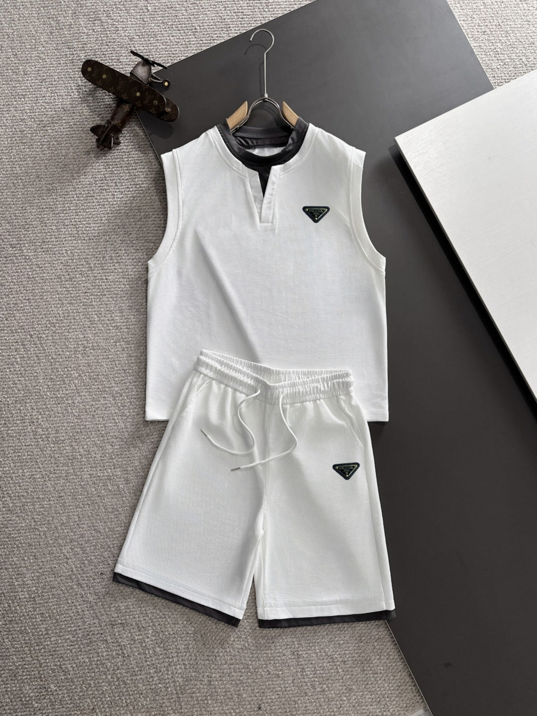 LuxluxHouse Best Quality Clothes T-shirt Prada