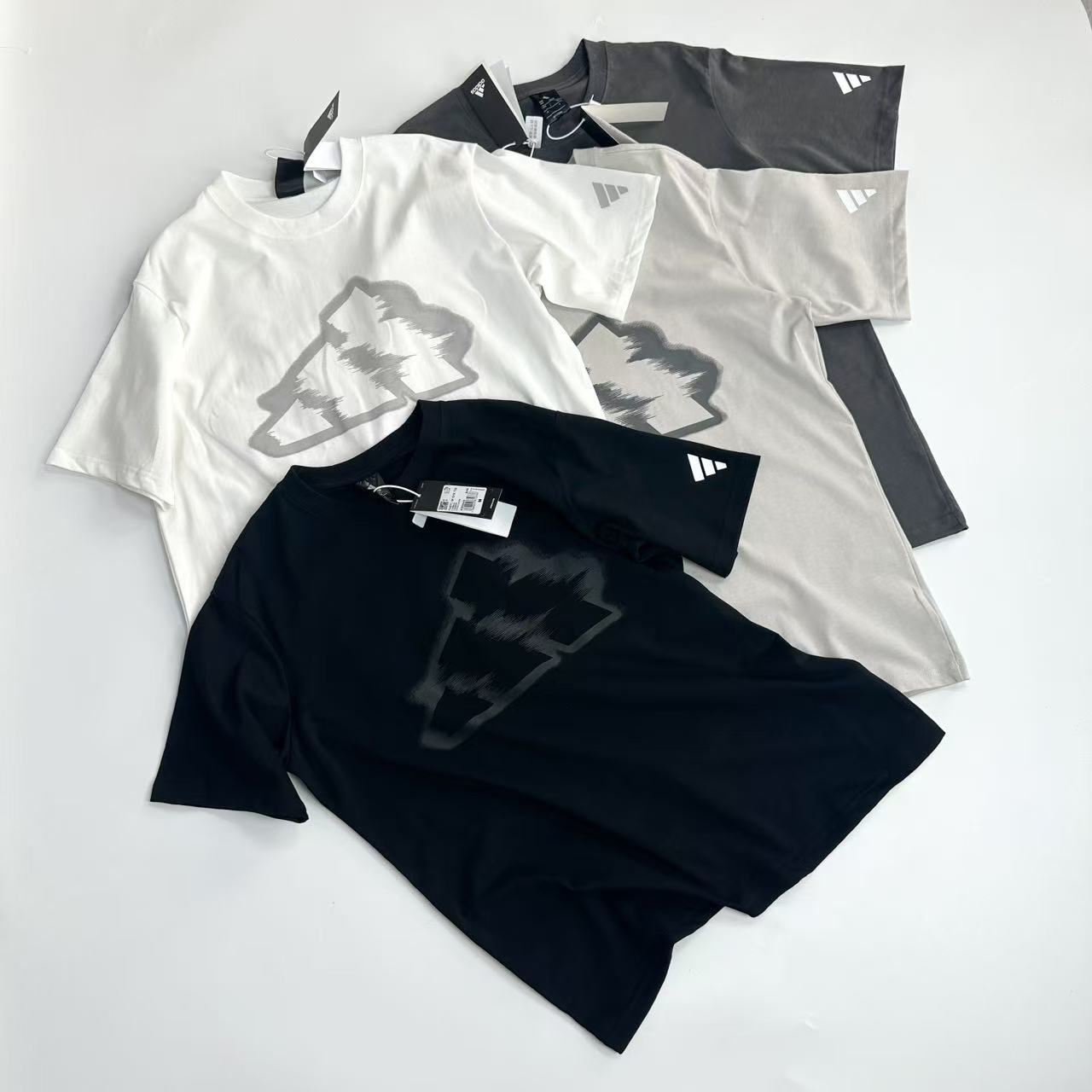 LuxluxHouse Best Quality Clothes Nike & Adidas T-shirt