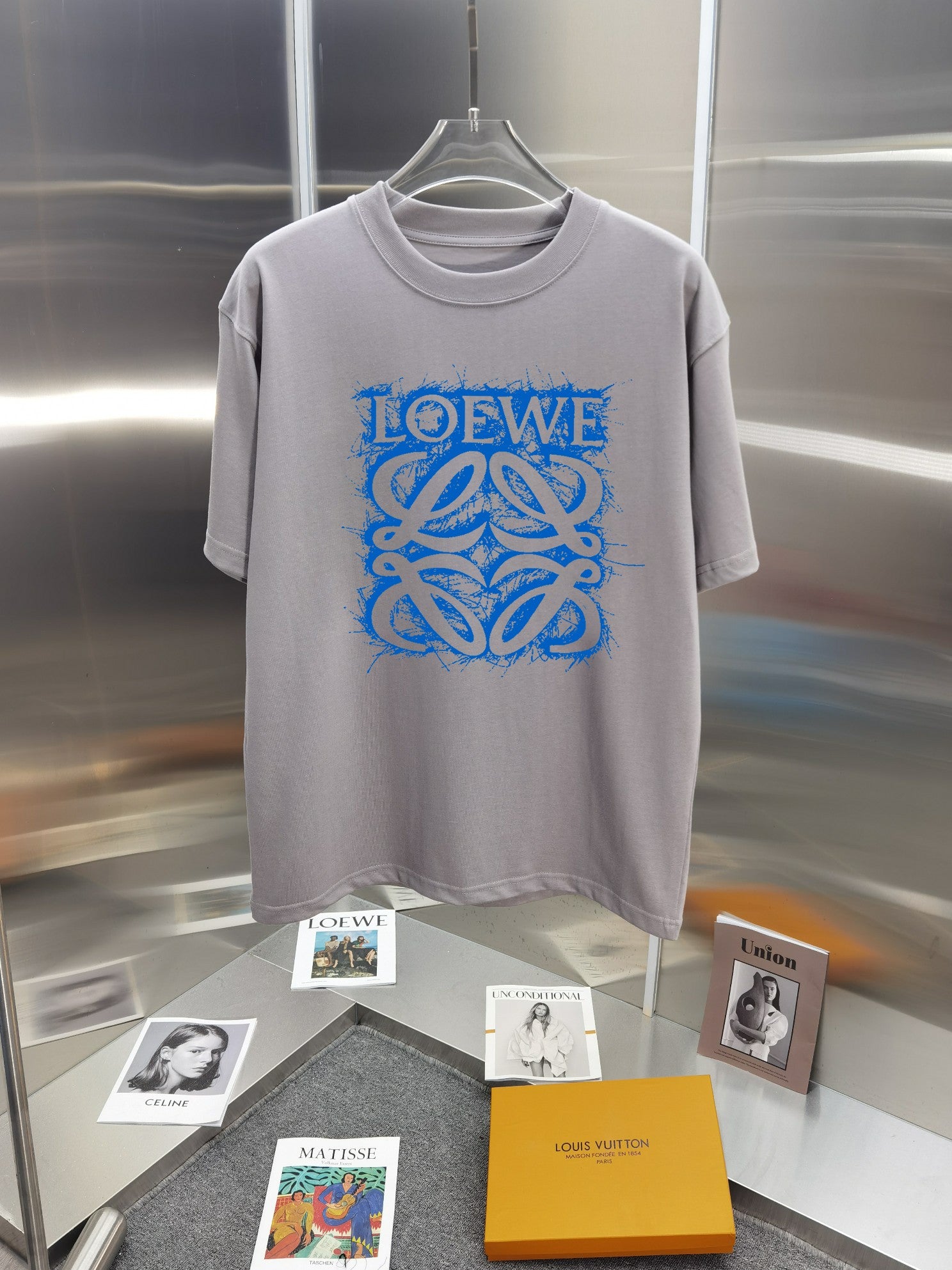 LuxluxHouse Best Quality Clothes T-shirt Loewe