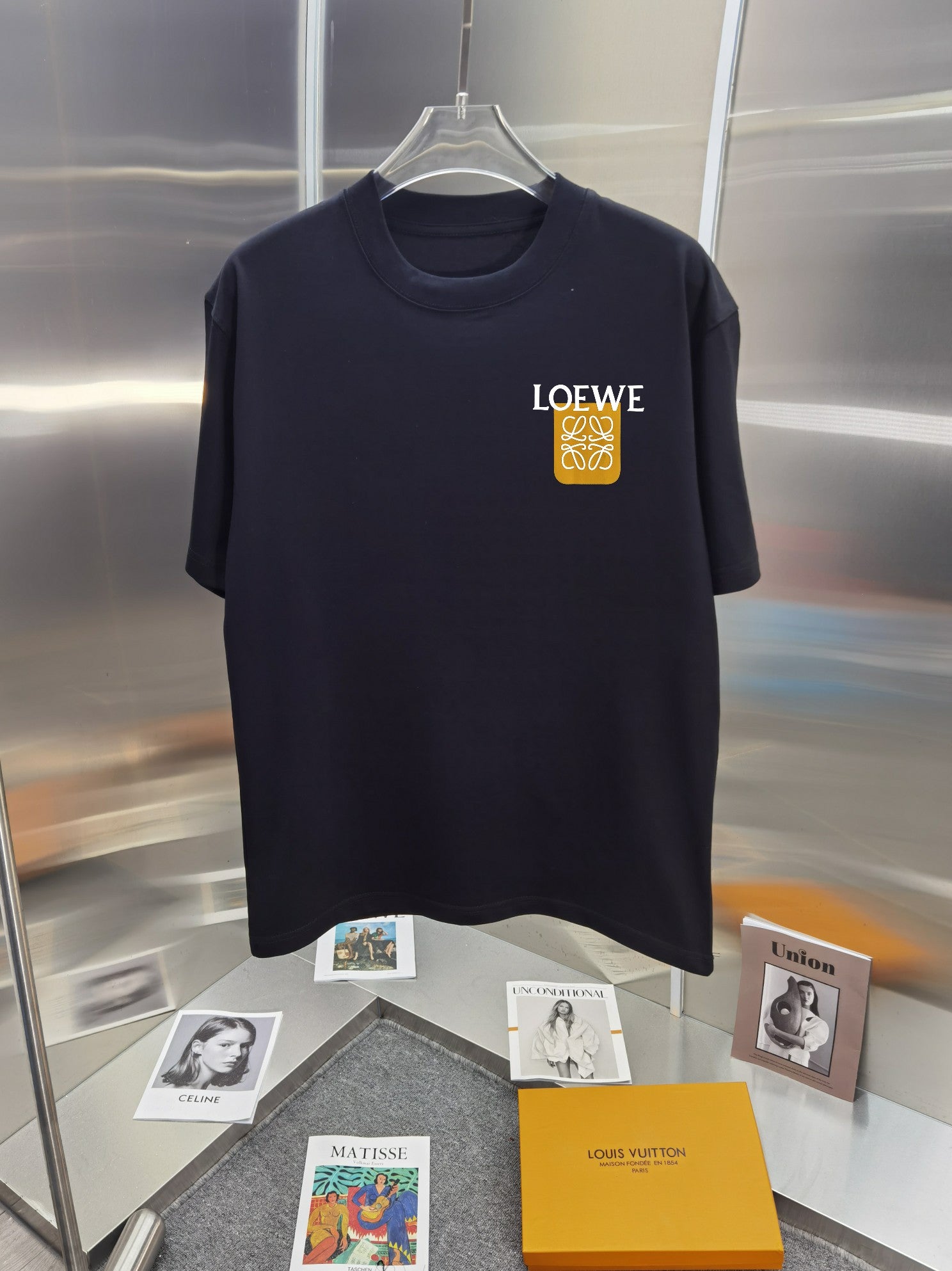 LuxluxHouse Best Quality Clothes T-shirt Loewe