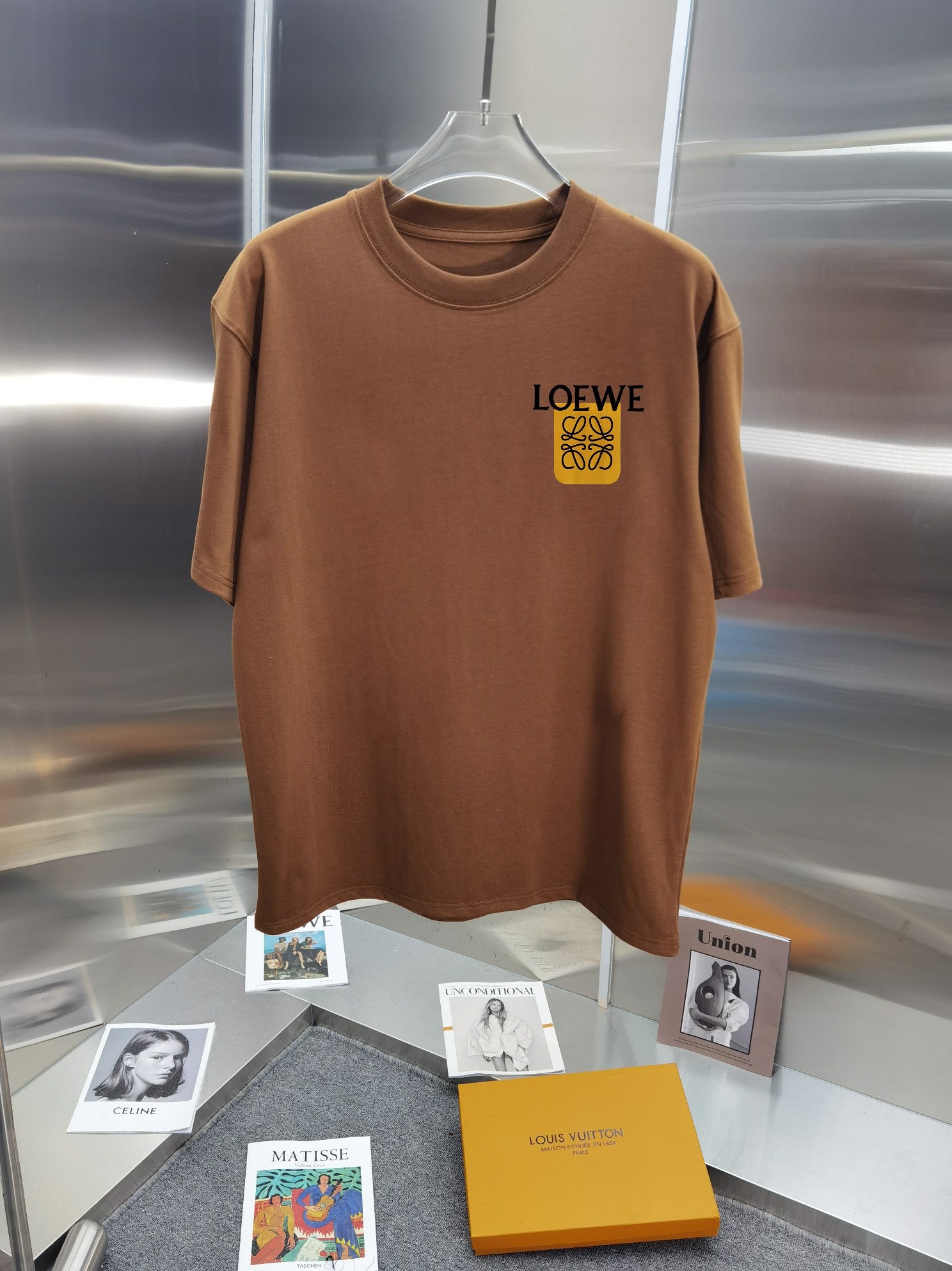 LuxluxHouse Best Quality Clothes T-shirt Loewe