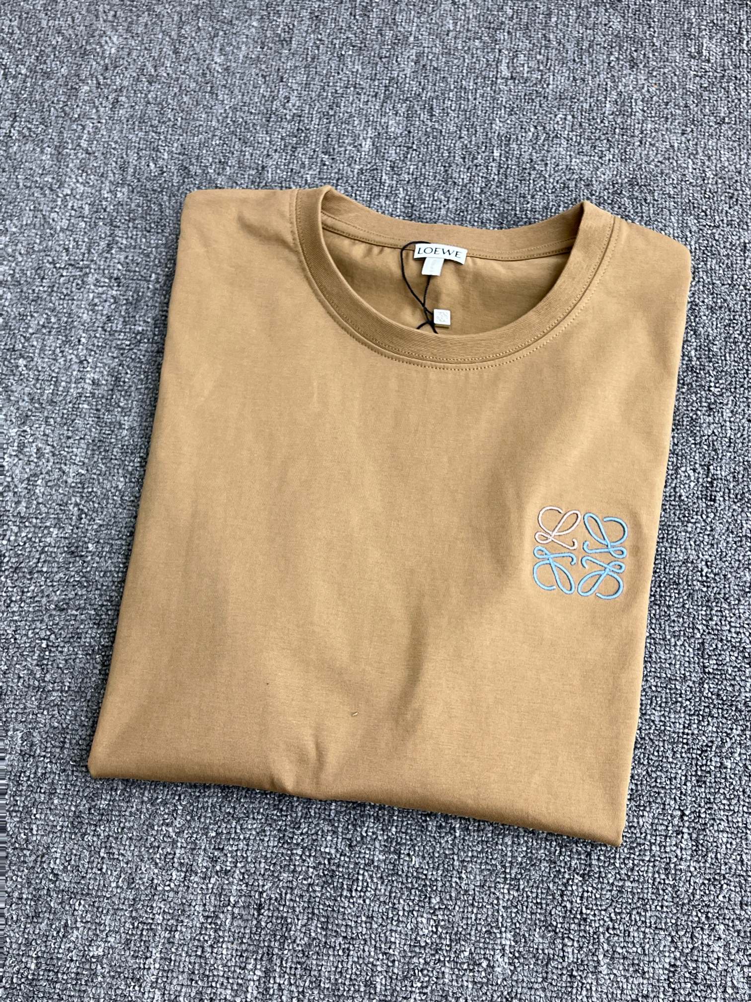 LuxluxHouse Best Quality Clothes T-shirt Loewe