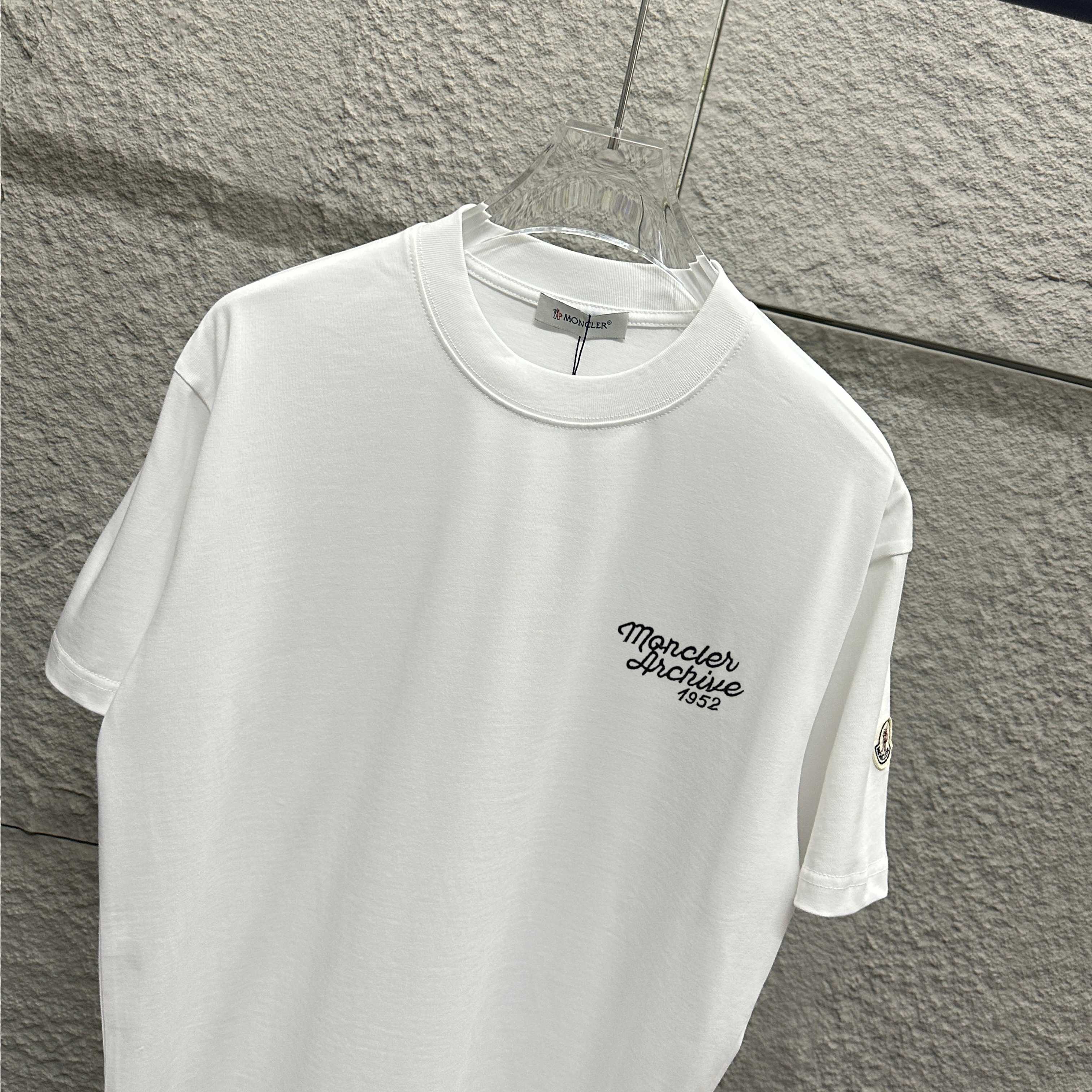 LuxluxHouse Best Quality Clothes T-shirt Moncler