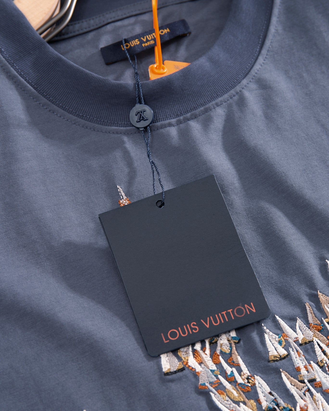 LuxluxHouse Best Quality Clothes T-shirt Louis Vuitton