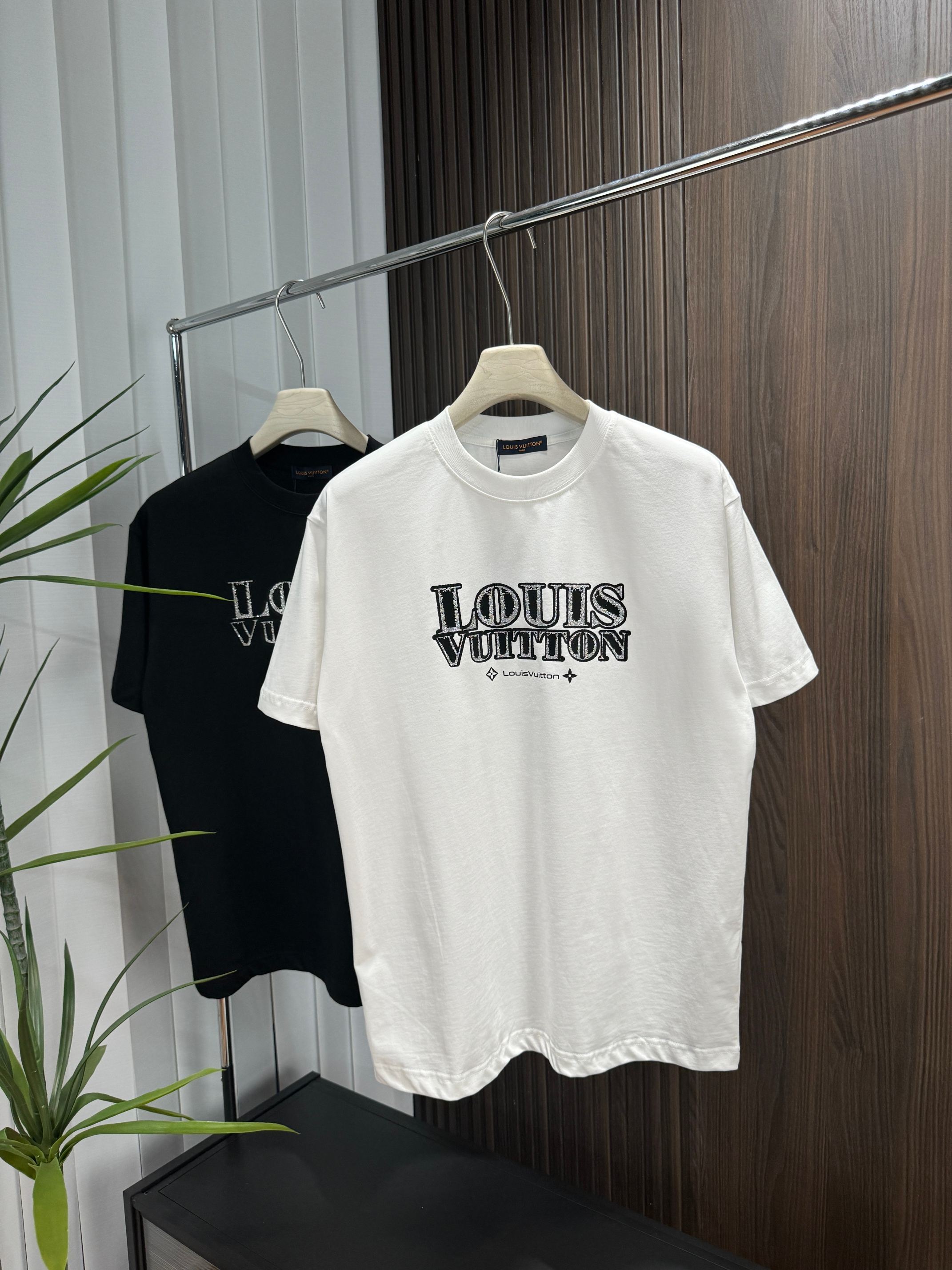 LuxluxHouse Best Quality Clothes T-shirt Louis Vuitton
