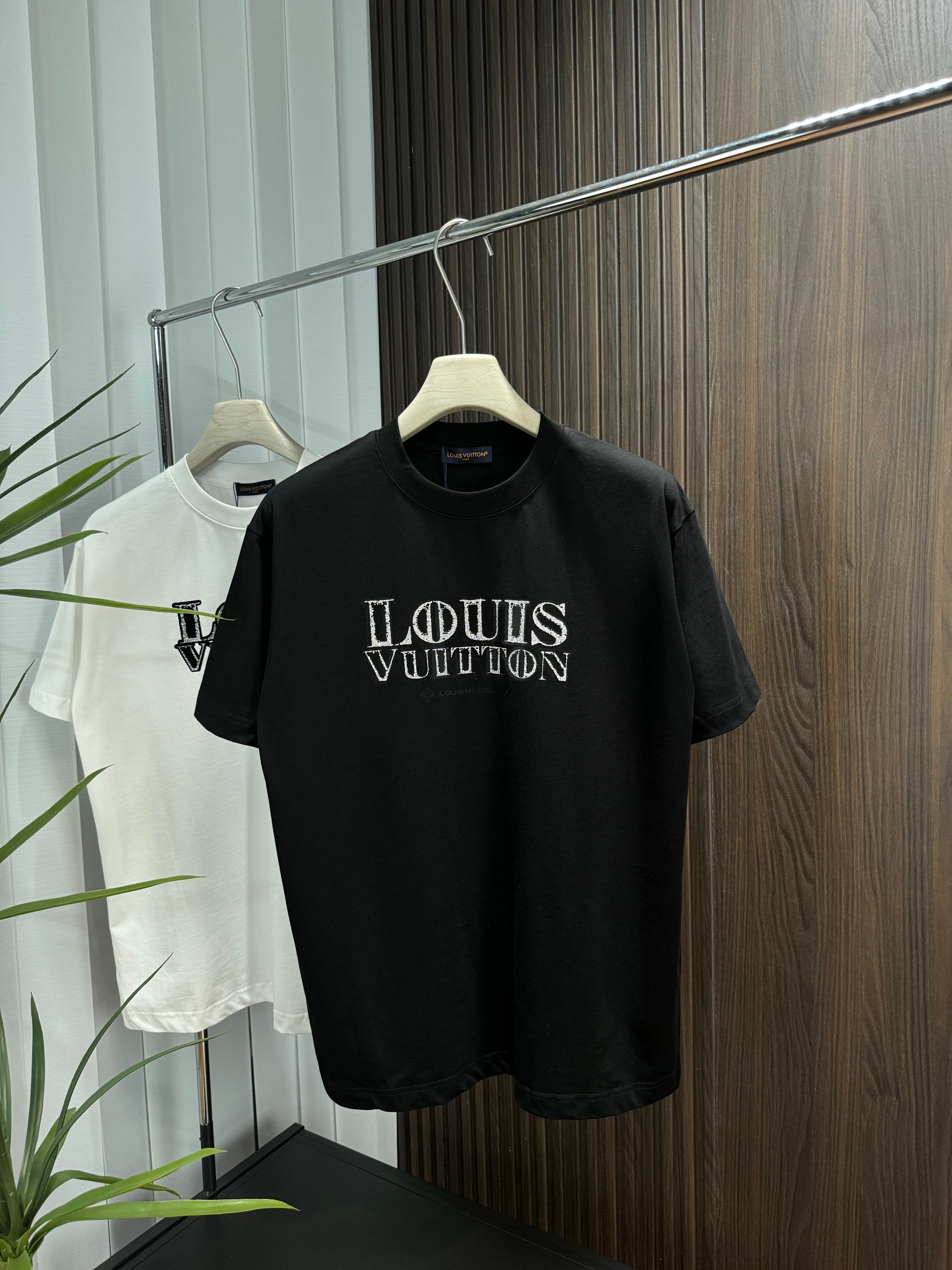 LuxluxHouse Best Quality Clothes T-shirt Louis Vuitton