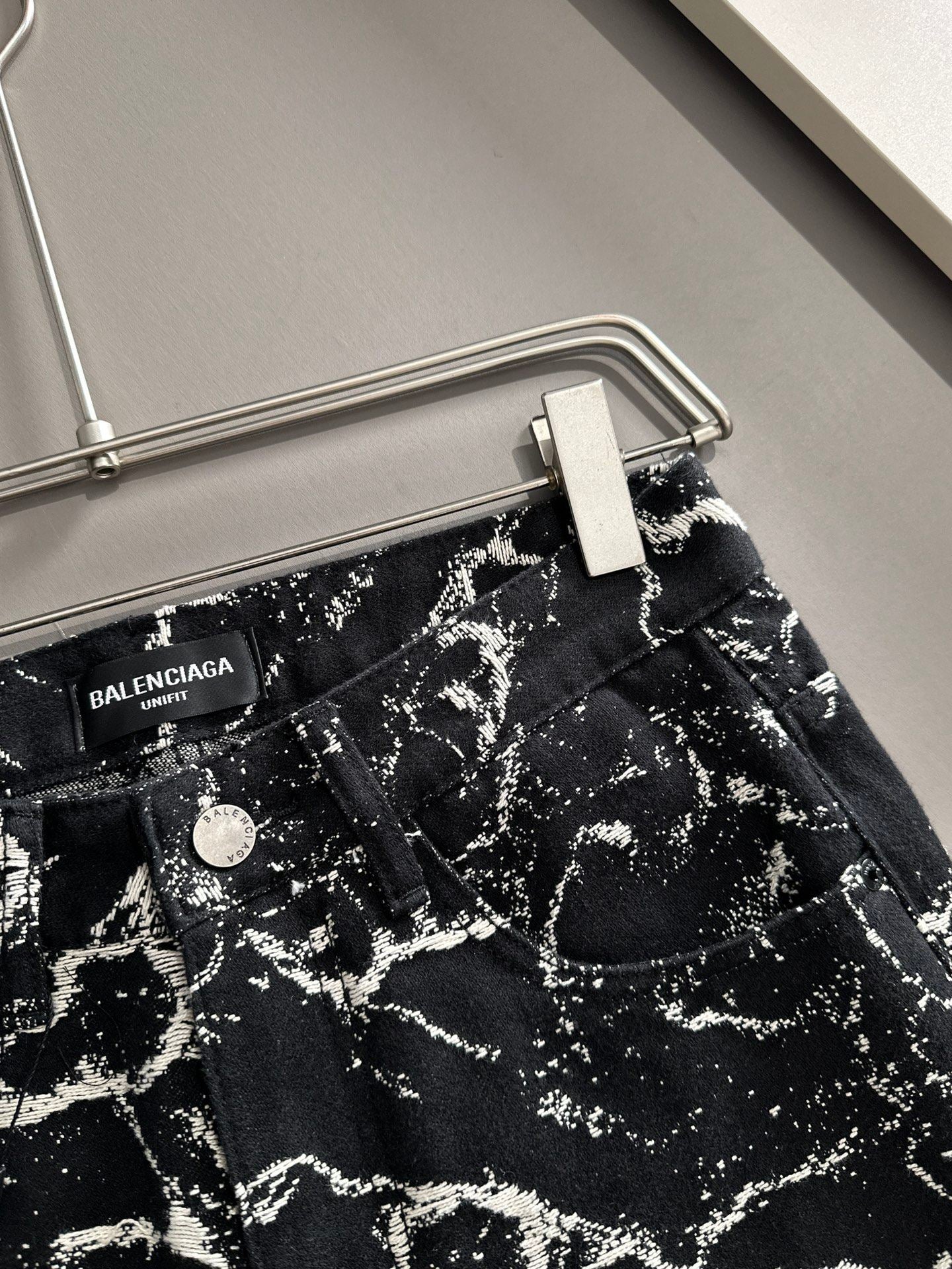 LuxluxHouse Best Quality Clothes Balenciaga Pants