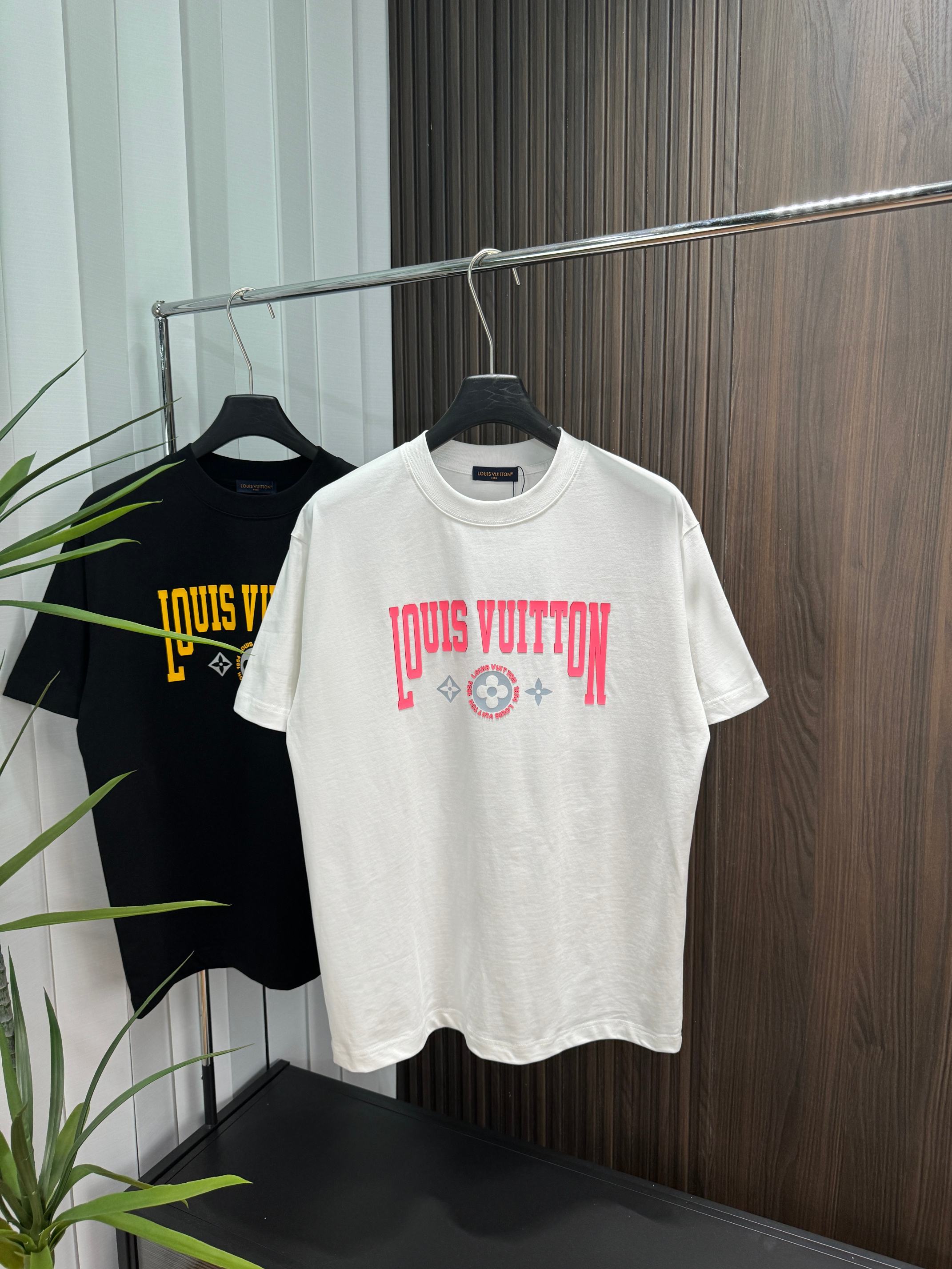 LuxluxHouse Best Quality Clothes T-shirt Louis Vuitton