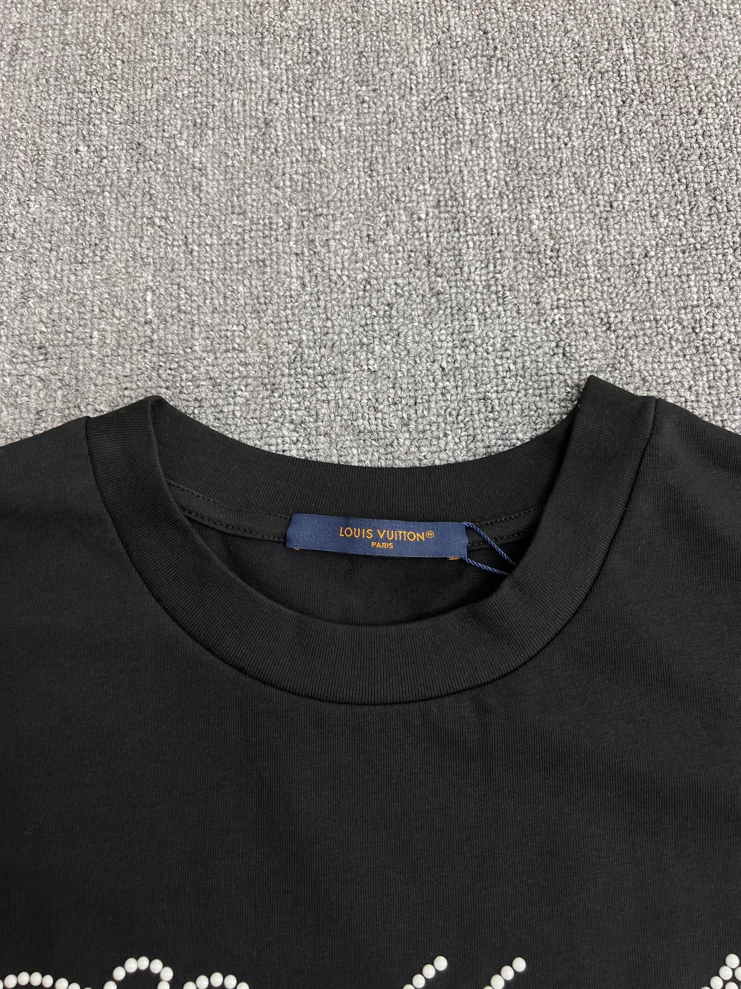 LuxluxHouse Best Quality Clothes T-shirt Louis Vuitton