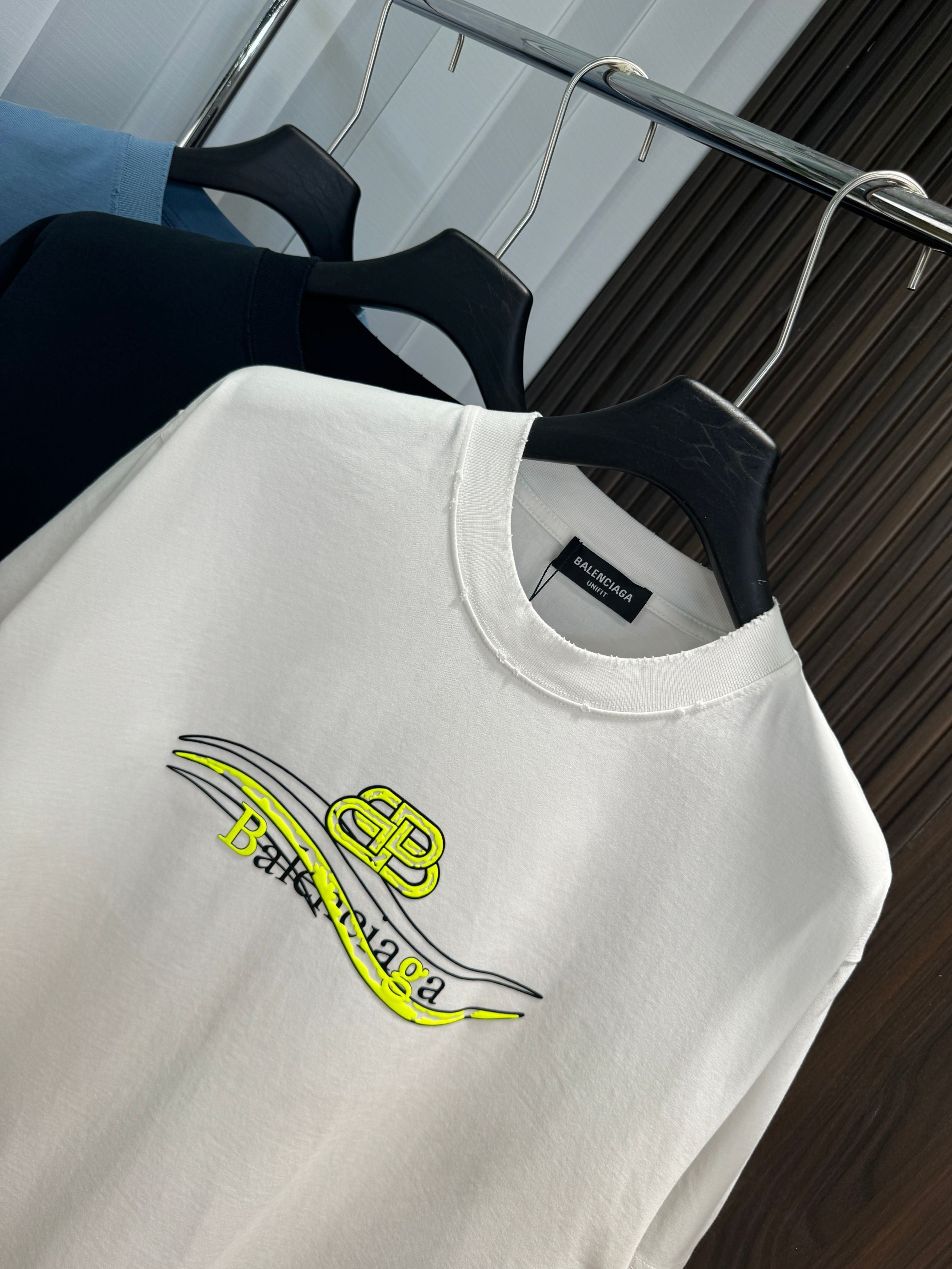 LuxluxHouse Best Quality Clothes Balenciaga T-shirt