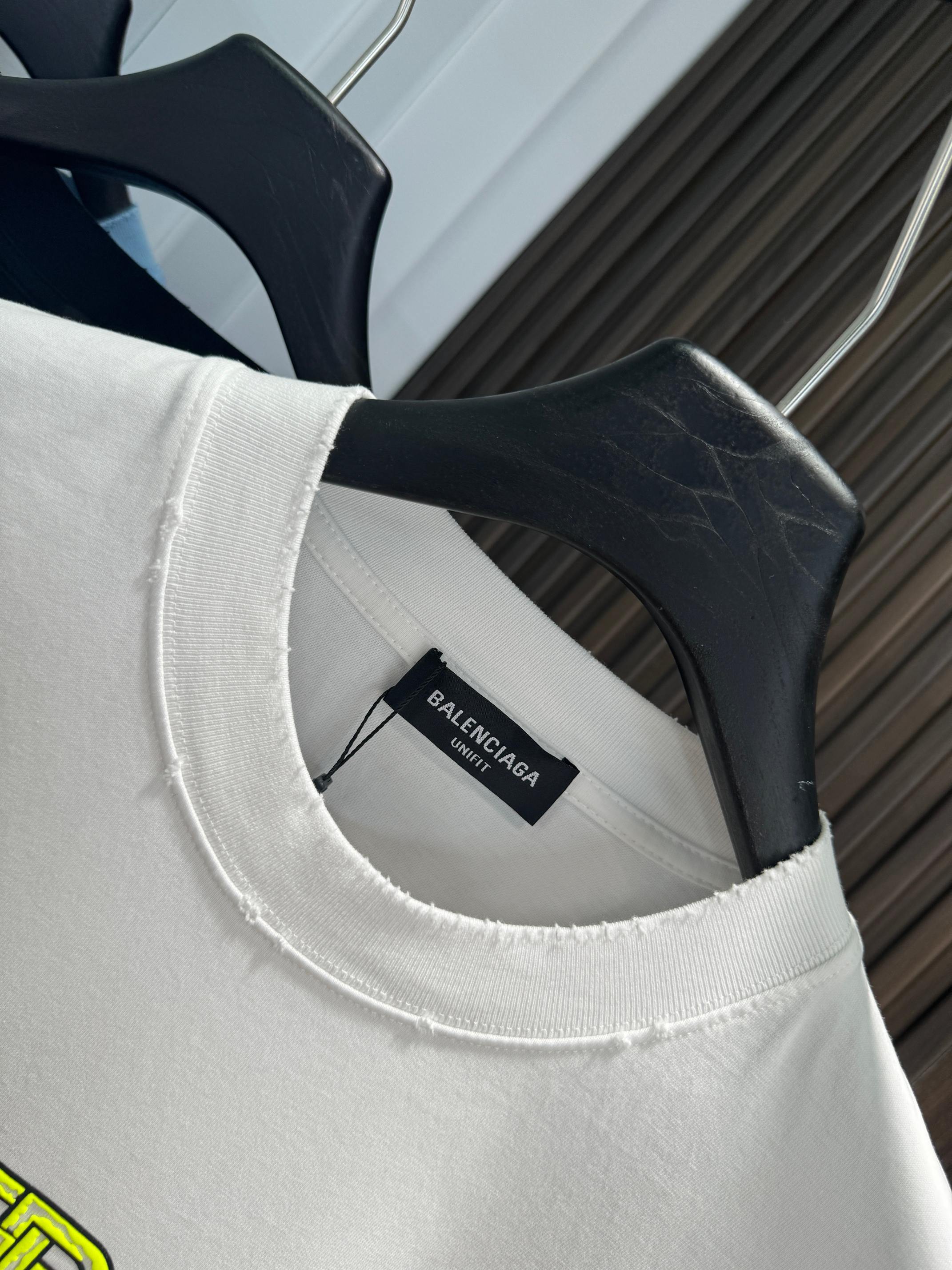 LuxluxHouse Best Quality Clothes Balenciaga T-shirt