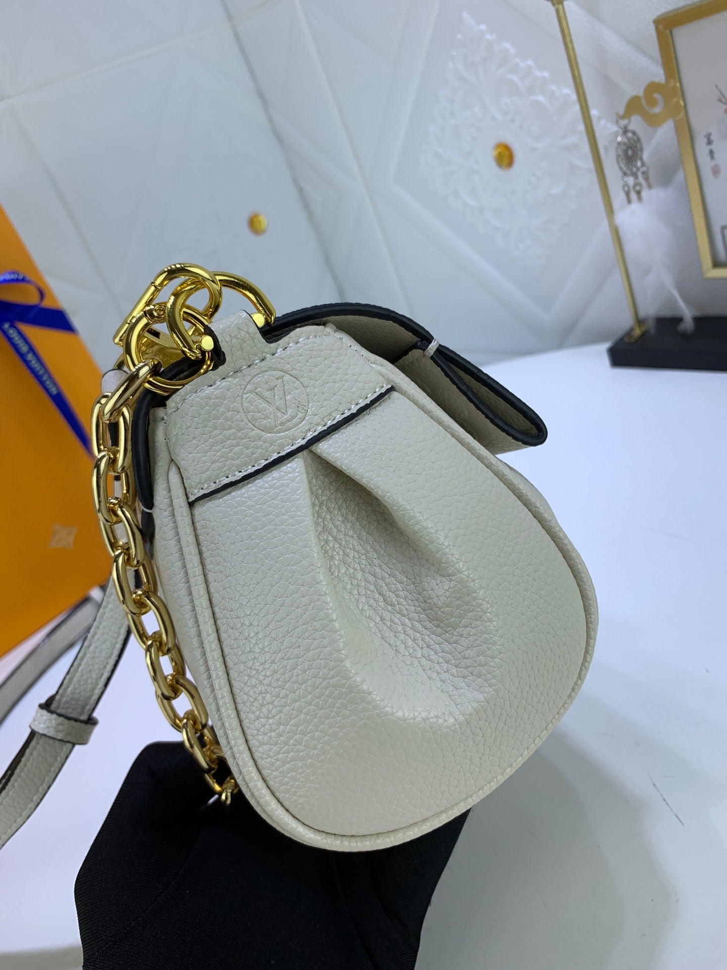 LuxluxHouse Great quality Louis Vuitton Bag Top Quality 24*14*9cm Free shipping