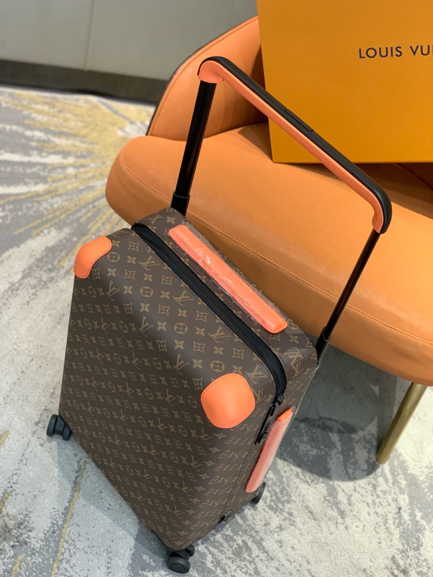 L*ouis V*uitton Luggage (LuxluxHouse)