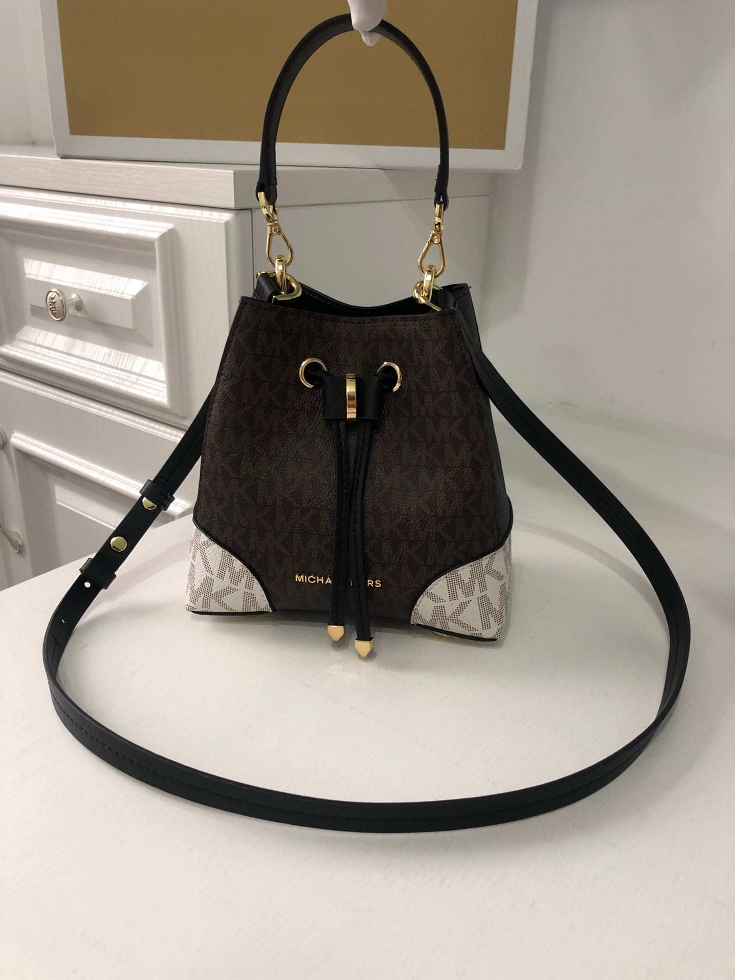 LuxluxHouse Great quality Michael Kors Bag Top Quality 20*18*13cm Free shipping