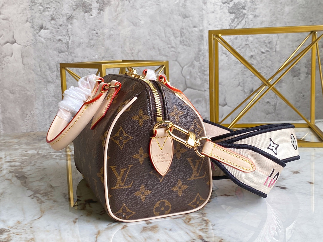 LuxluxHouse Great quality Louis Vuitton Bag Top Quality 20.5*13.5*12CM Free shipping