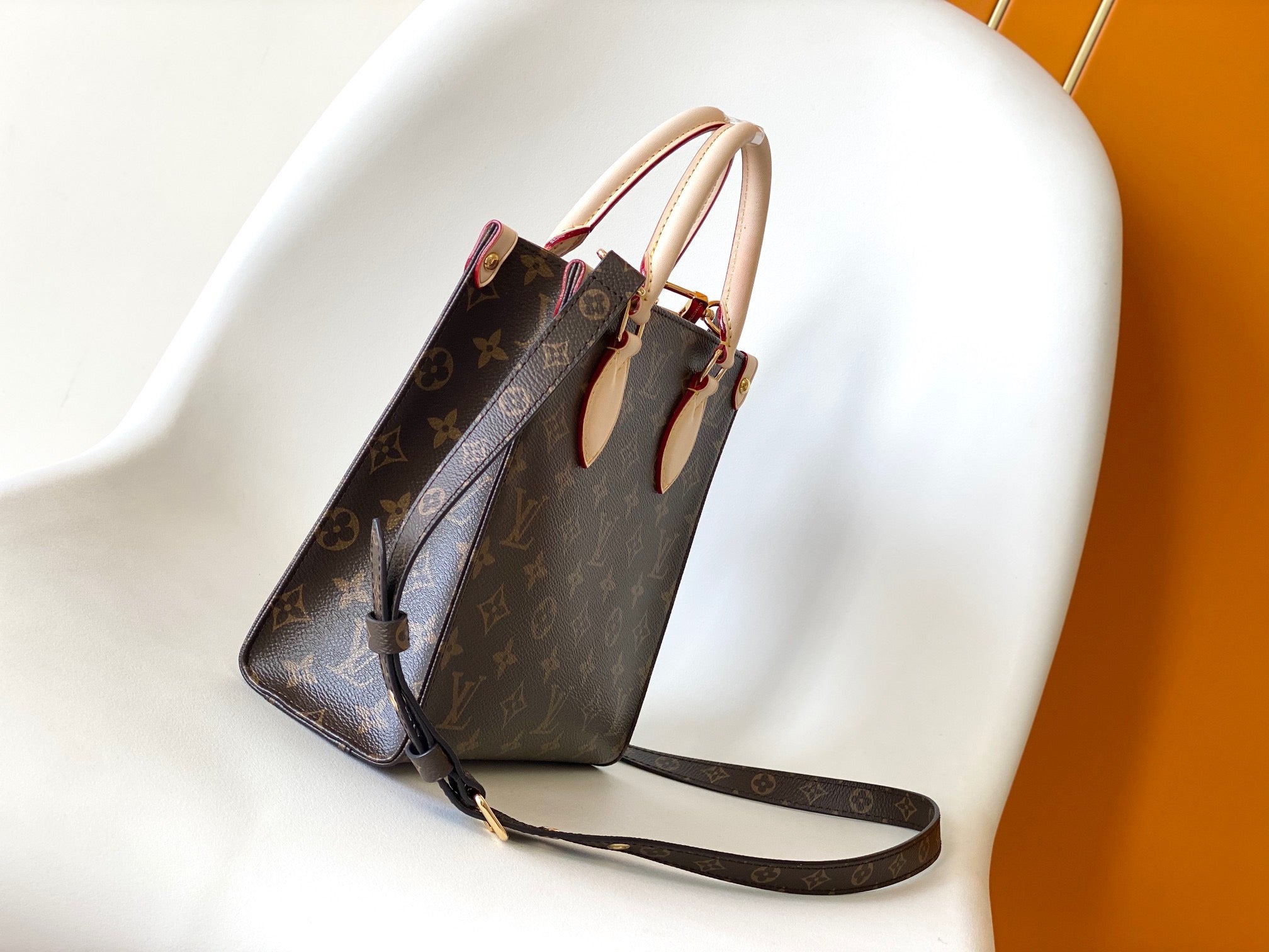 LuxluxHouse Great quality Lady Louis Vuitton handbag Top Quality 21.5*22*9cm Free shipping