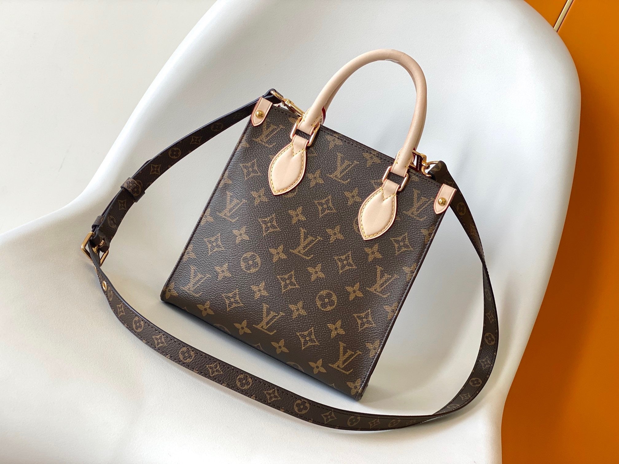 LuxluxHouse Great quality Lady Louis Vuitton handbag Top Quality 21.5*22*9cm Free shipping