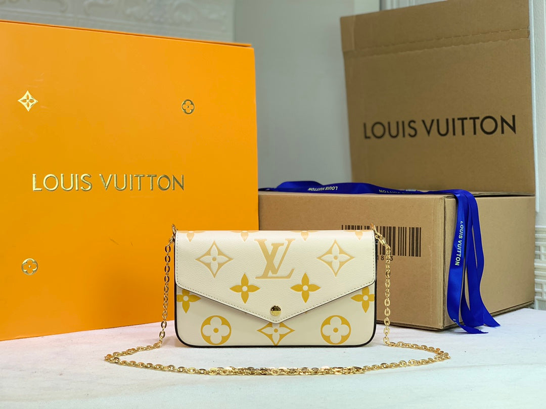 LuxluxHouse Great quality Louis Vuitton Top Bag 12*12*3cm Free shipping