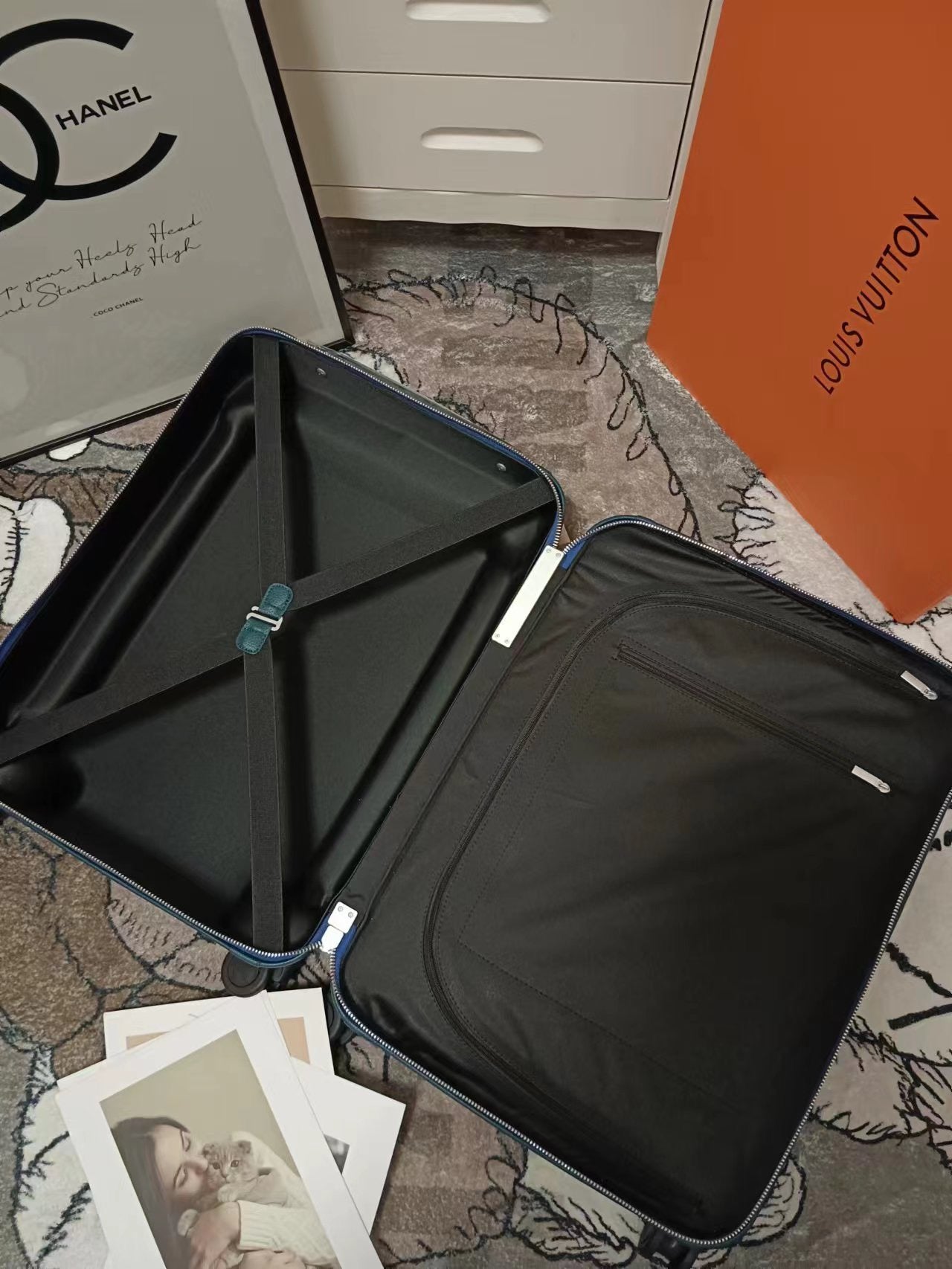 L*ouis V*uitton Luggage (LuxluxHouse)