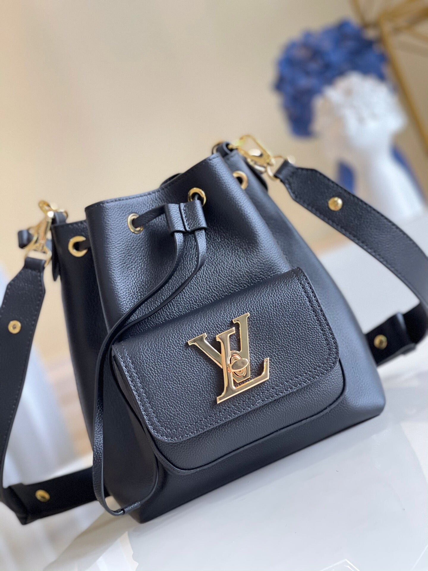 LuxluxHouse Great quality Louis Vuitton Bag Top Quality 23.0 x 23.0 x 16.0cm Free shipping