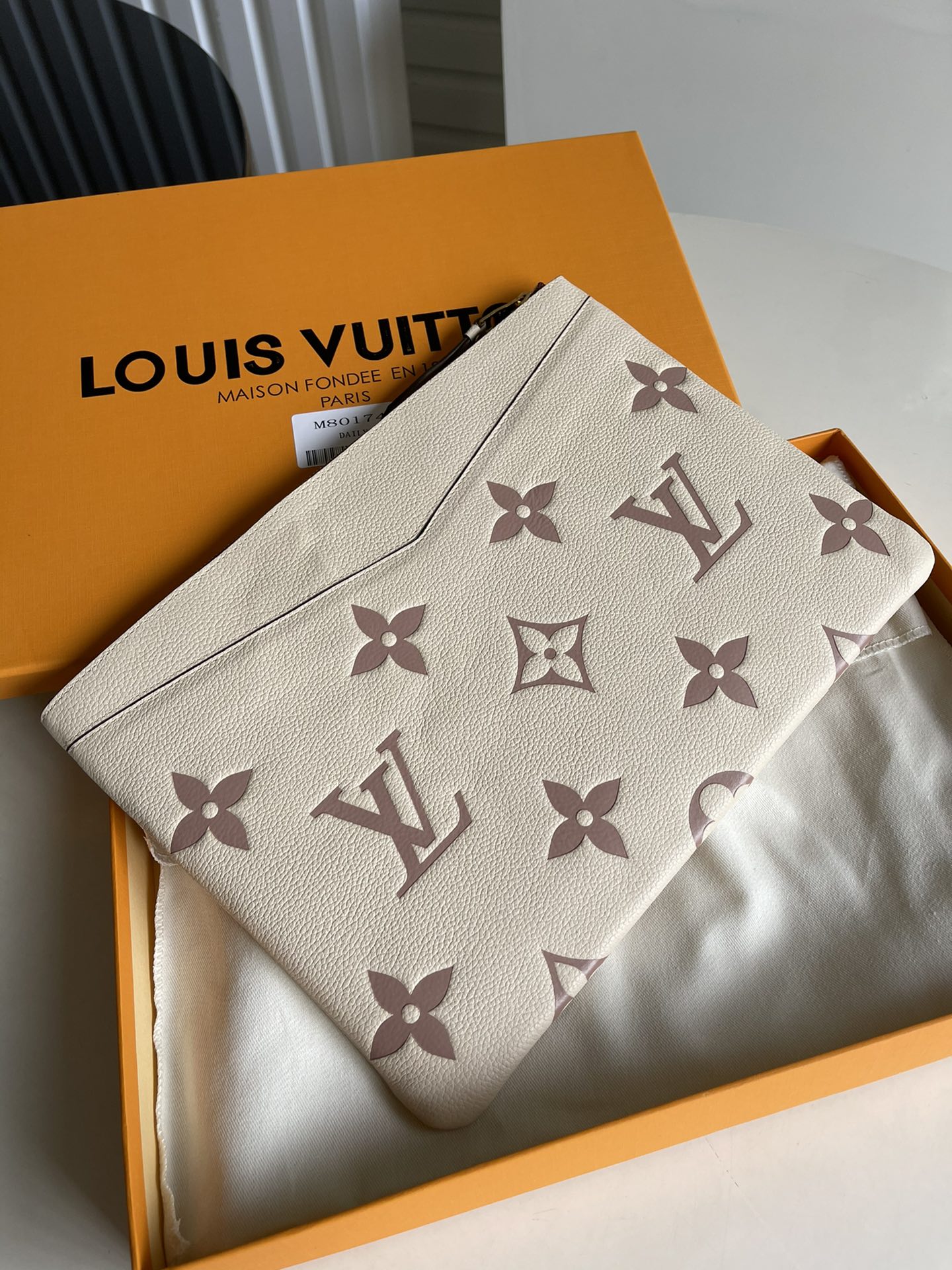 LuxluxHouse Great quality Louis Vuitton Bag Top Quality 29.5 x 21 x 1 cm Free shipping