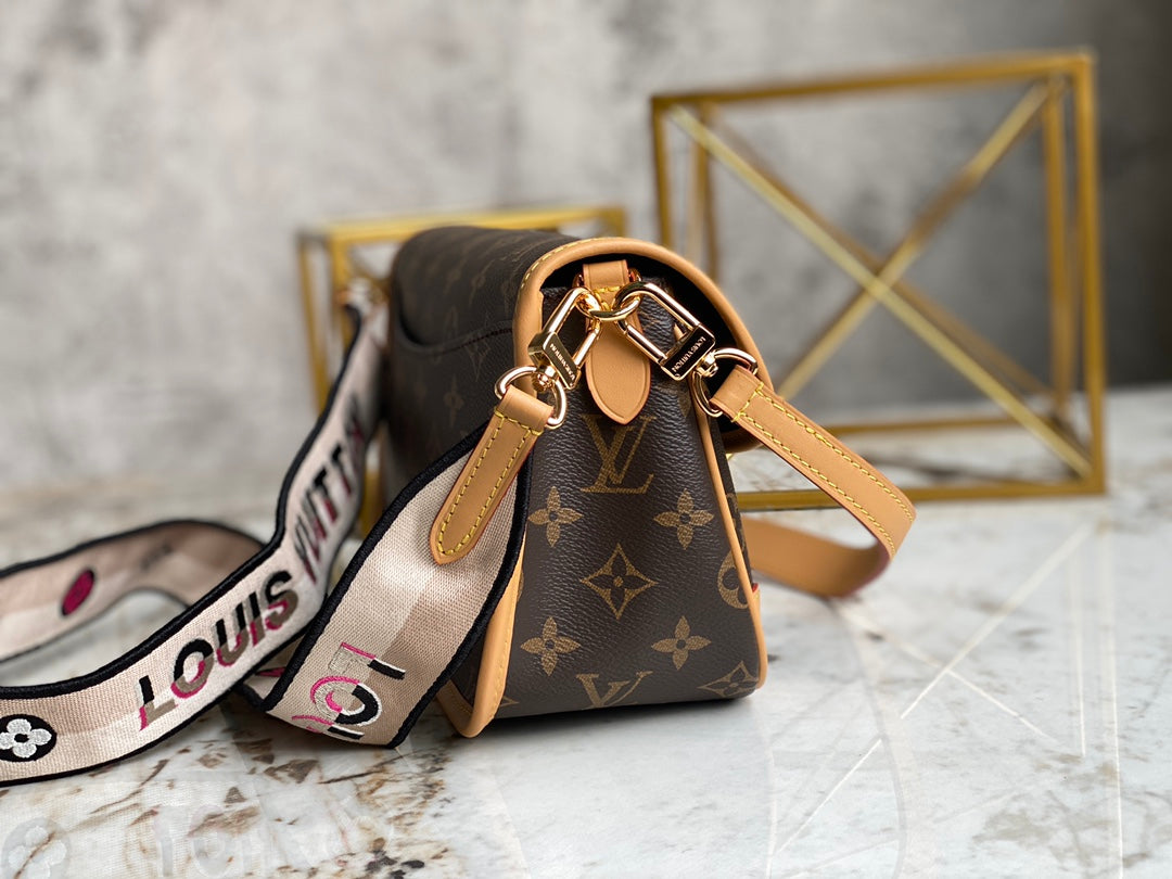 LuxluxHouse Great quality Louis Vuitton Bag Top Quality 25*9*15cm Free shipping