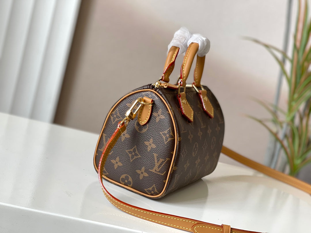 LuxluxHouse Great quality Louis Vuitton Top Bag 20*13*11CM Free shipping