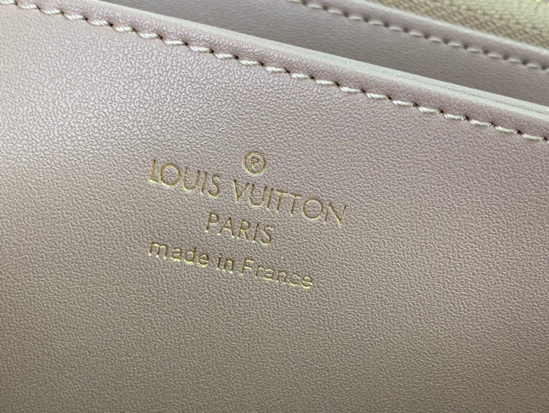 LuxluxHouse Great quality Louis Vuitton Bag Top Quality 19.5*10.5*2.5cm Free shipping