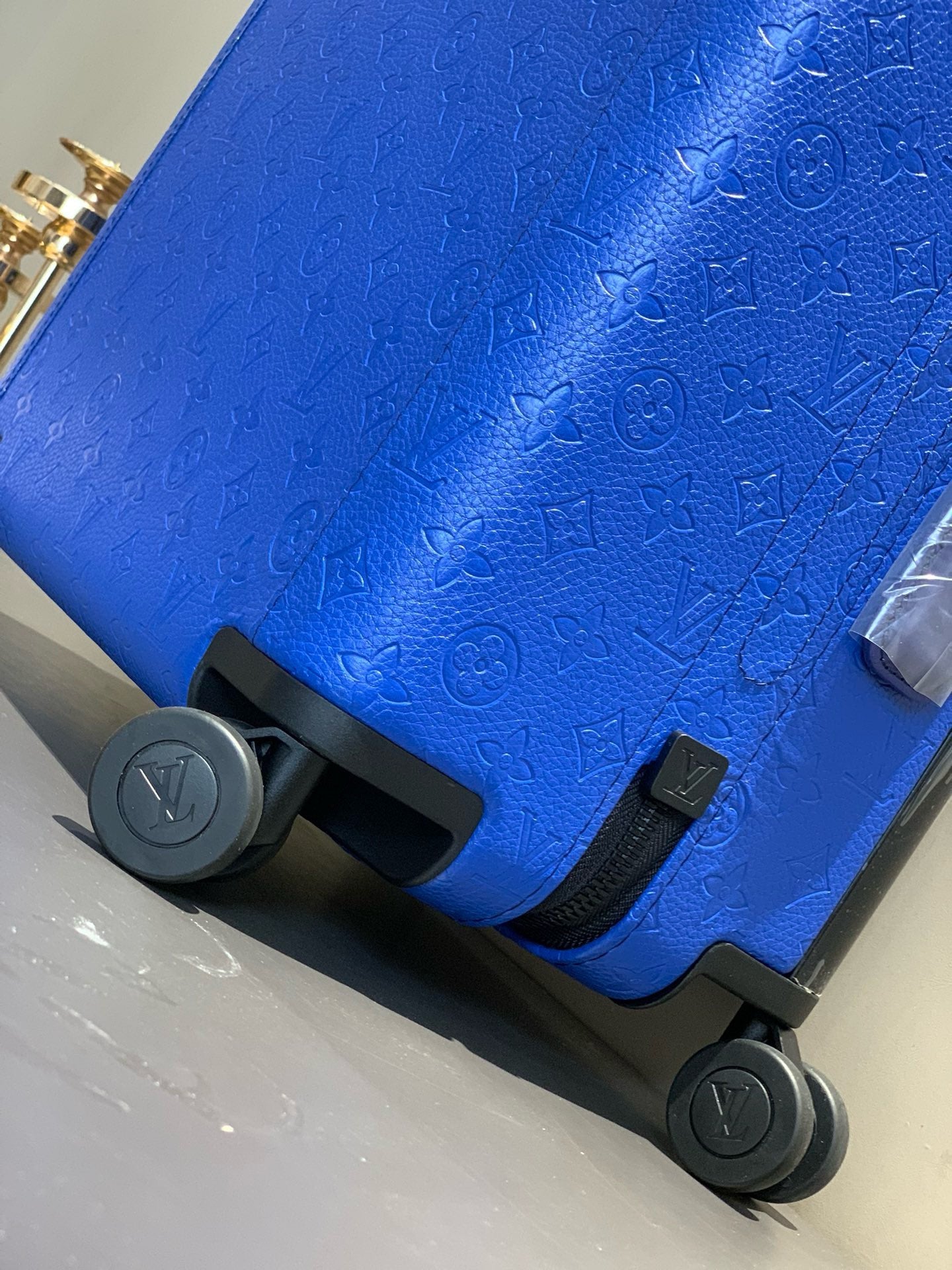 L*ouis V*uitton Luggage (LuxluxHouse)