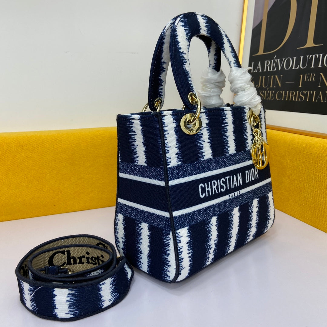 Free shipping LuxluxHouse Dior Top Bag 24*20*11cm