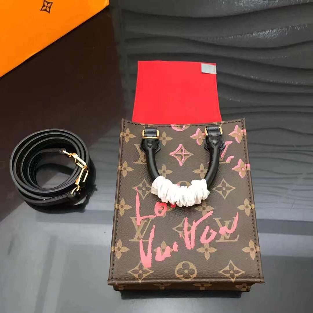 LuxluxHouse Great quality Louis Vuitton Top Bag 17*14*5cm Free shipping