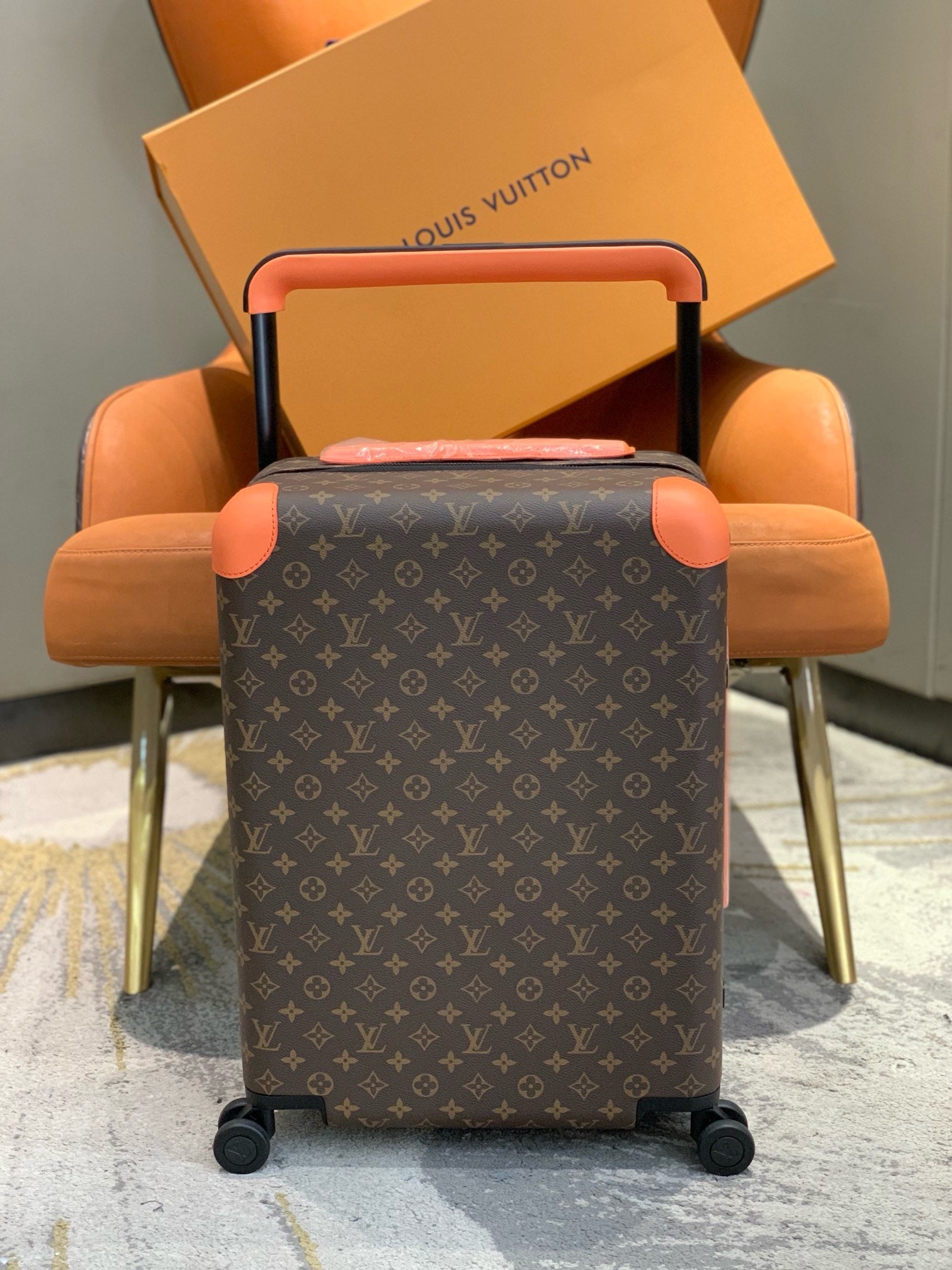 L*ouis V*uitton Luggage (LuxluxHouse)