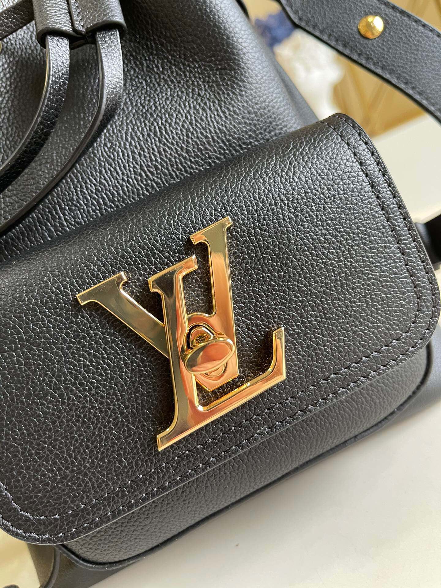 LuxluxHouse Great quality Louis Vuitton Bag Top Quality 23.0 x 23.0 x 16.0cm Free shipping