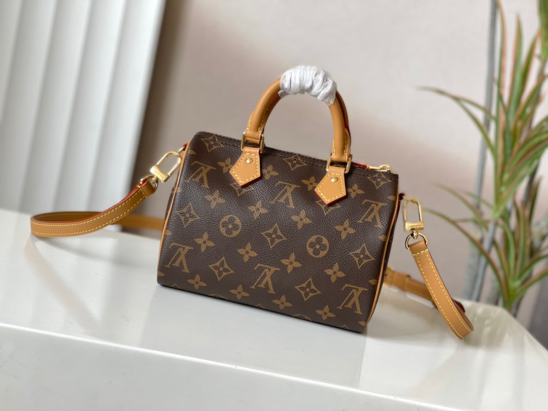 LuxluxHouse Great quality Louis Vuitton Top Bag 20*13*11CM Free shipping