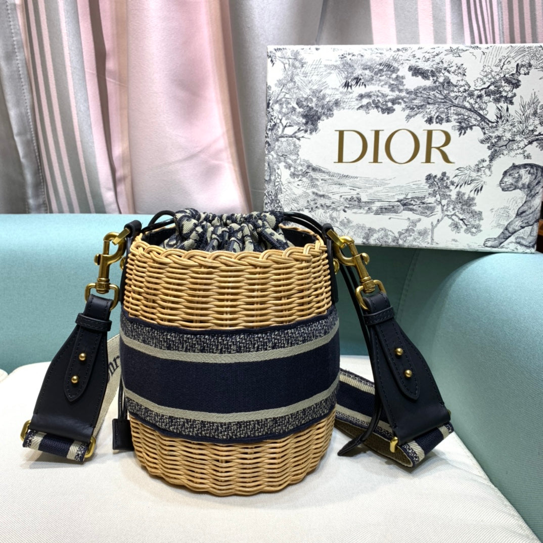 Free shipping LuxluxHouse Dior Top Bag 18*19cm