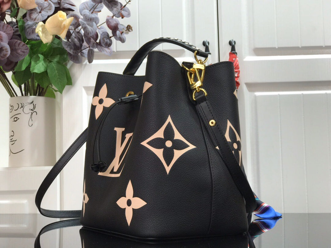 LuxluxHouse Great quality Louis Vuitton Bag Top Quality 26*26*17.5cm Free shipping