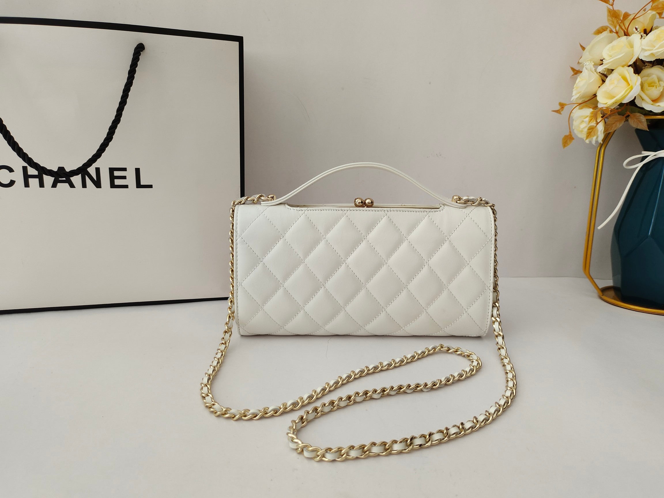 LuxluxHouse Great quality Chanel Top Bag 12.4*22.3*5.7CM Free shipping